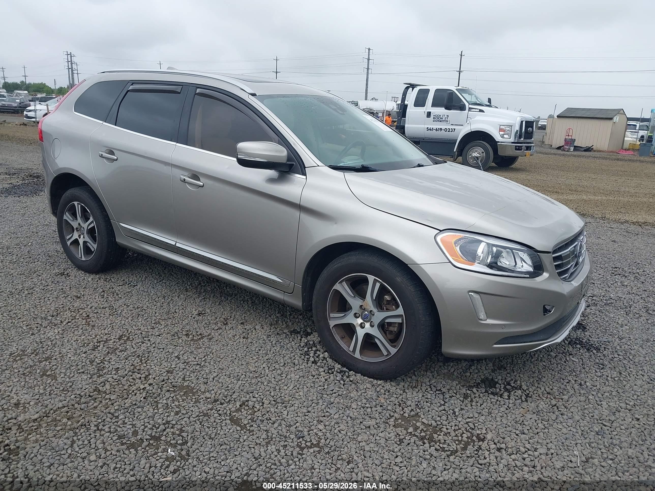2015 Volvo Xc60 T6 Tan vin: YV4902RK9F2651662