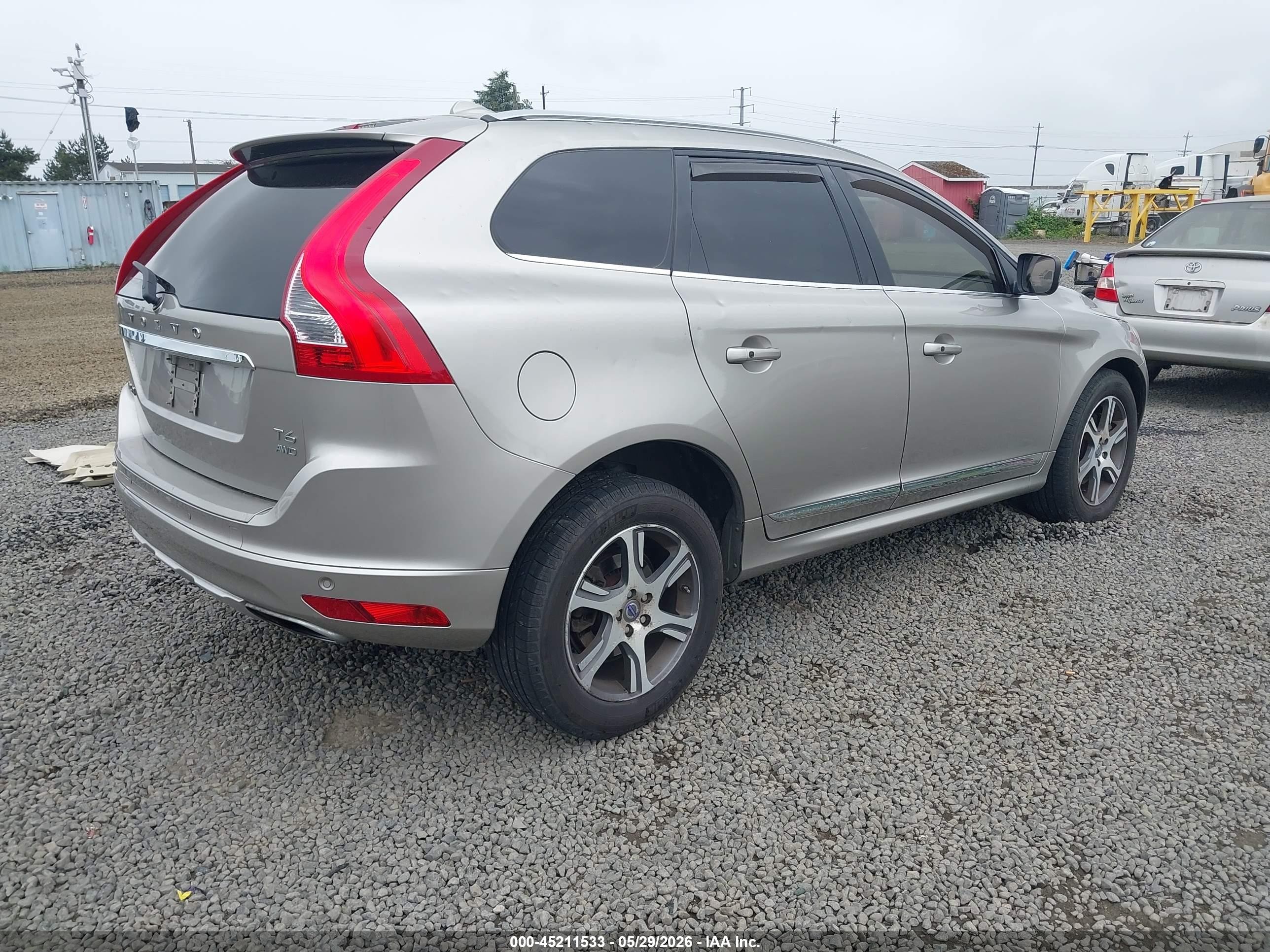 2015 Volvo Xc60 T6 Tan vin: YV4902RK9F2651662
