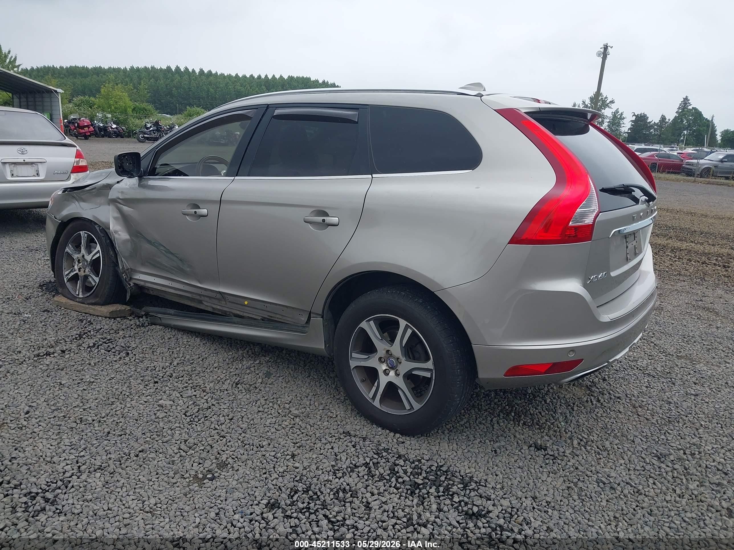2015 Volvo Xc60 T6 Tan vin: YV4902RK9F2651662