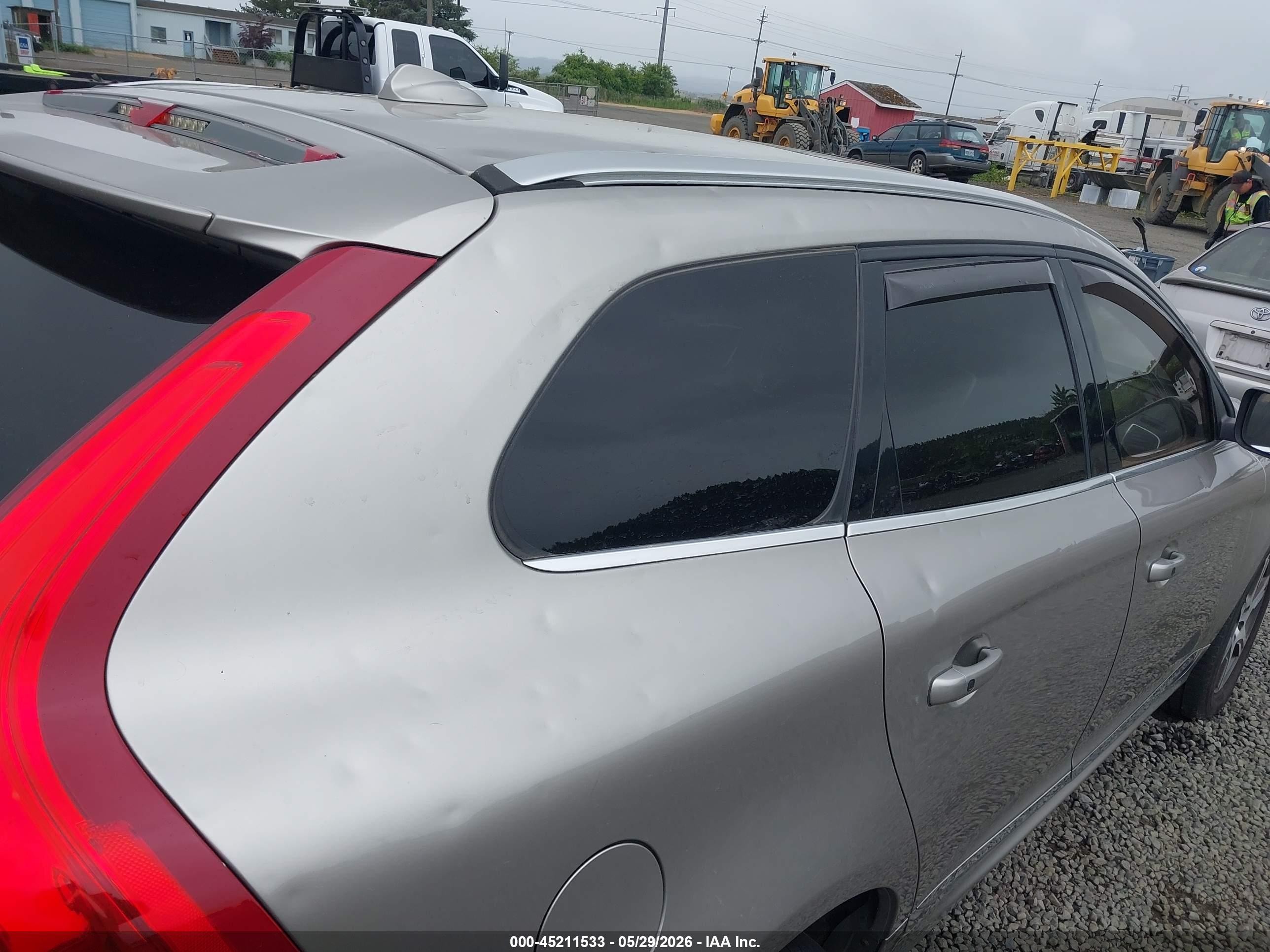 2015 Volvo Xc60 T6 Tan vin: YV4902RK9F2651662