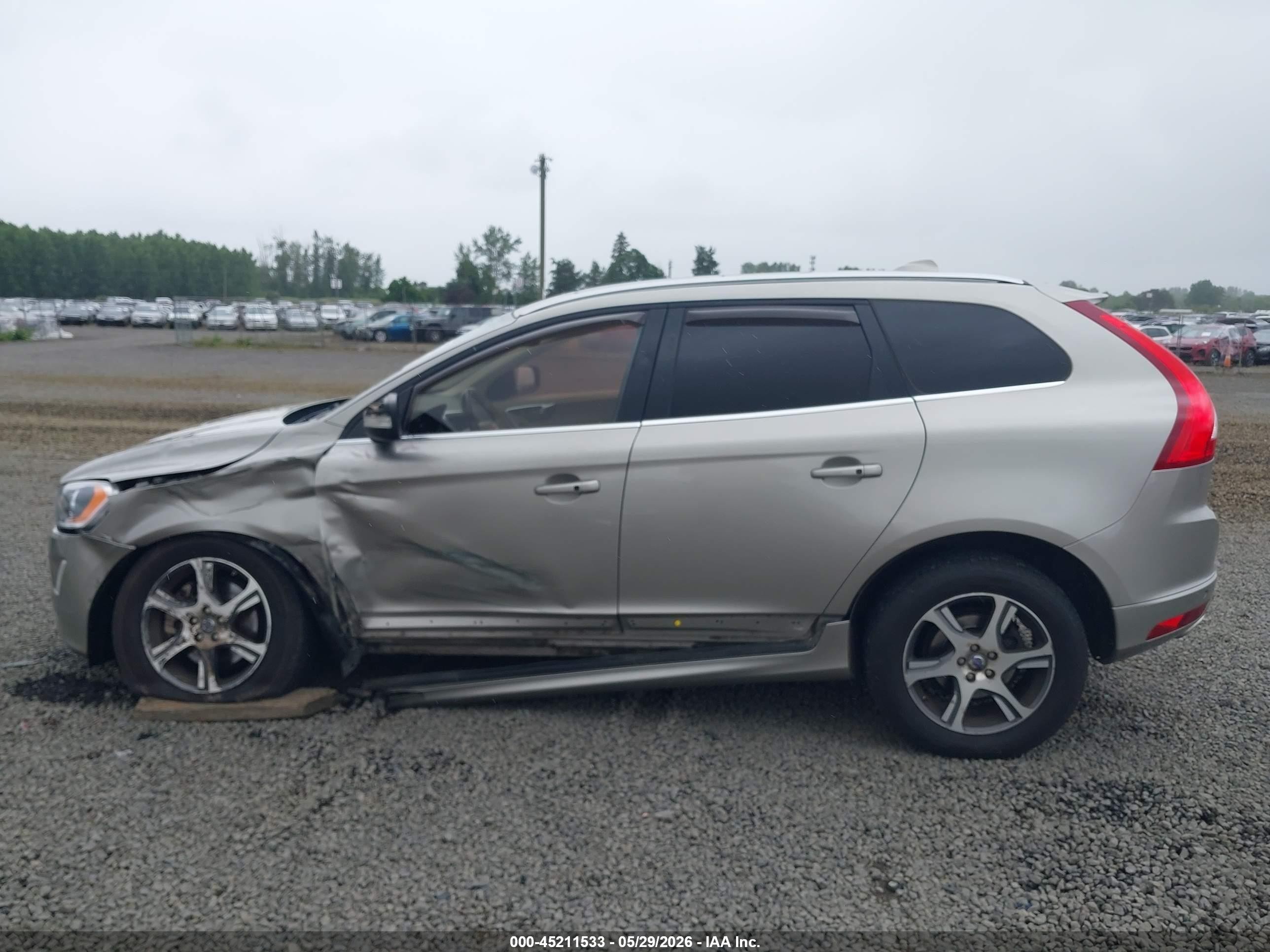 2015 Volvo Xc60 T6 Tan vin: YV4902RK9F2651662