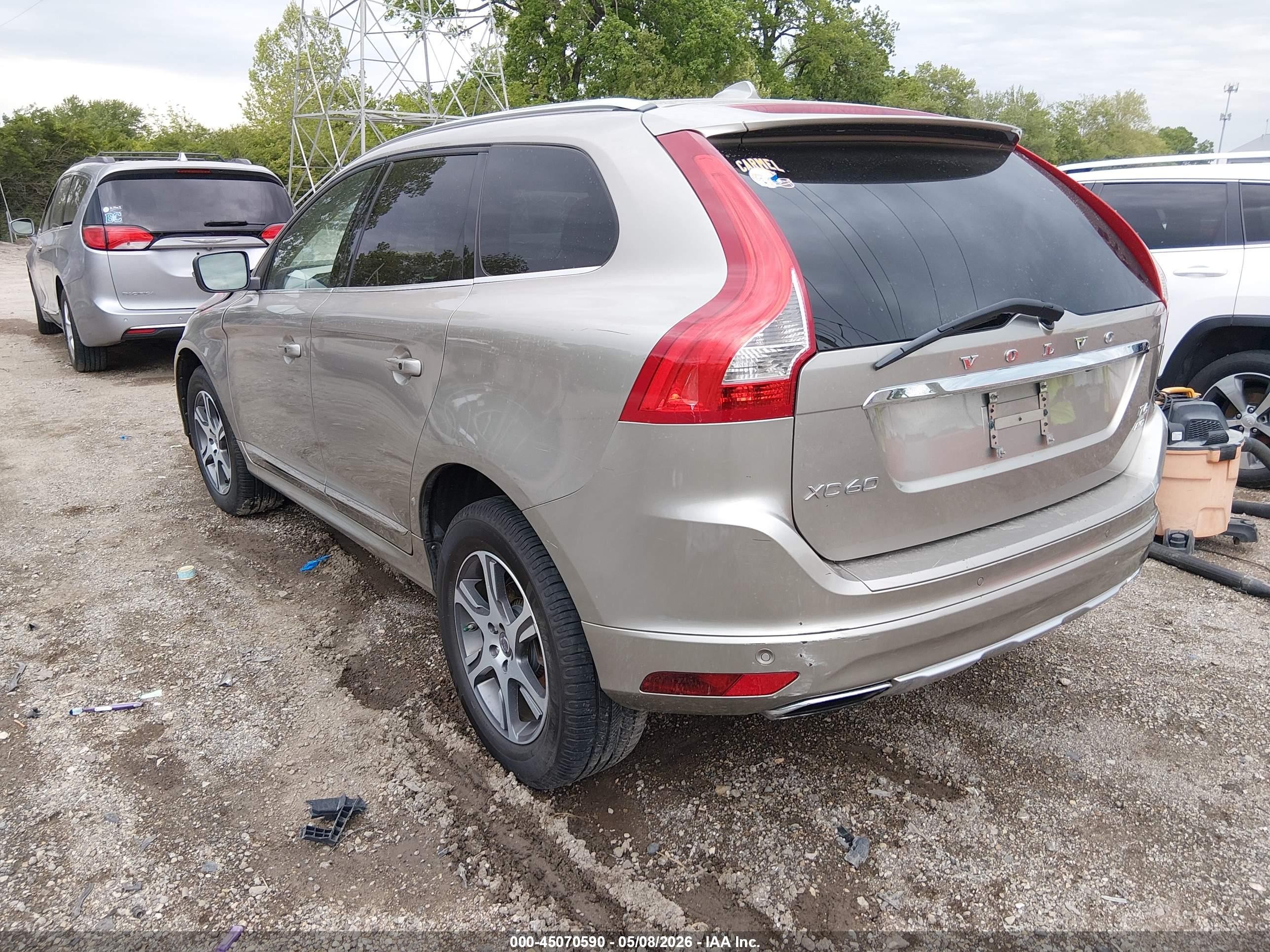 2015 Volvo Xc60 T6 Platinum Gold vin: YV4902RM3F2638598