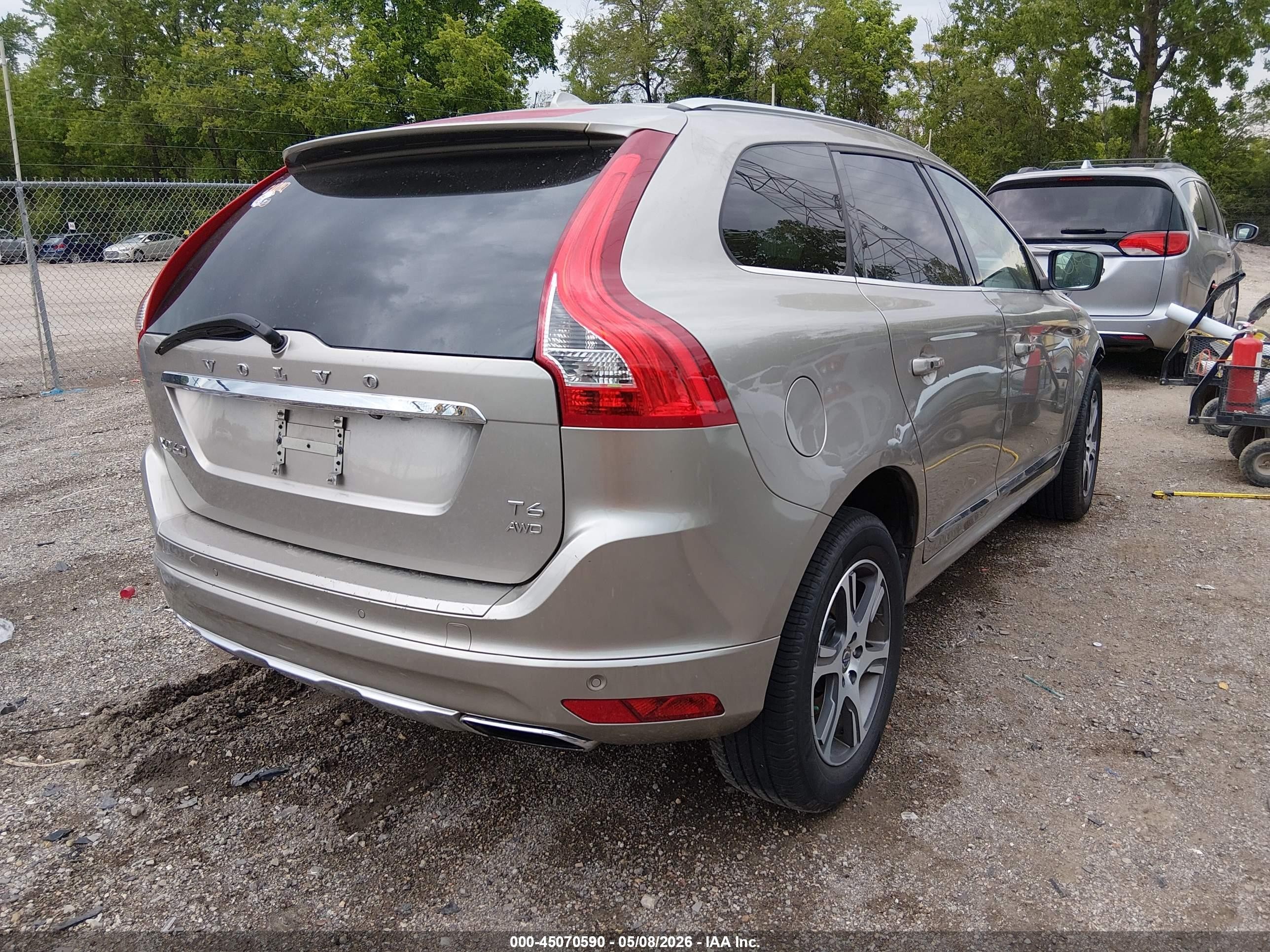 2015 Volvo Xc60 T6 Platinum Gold vin: YV4902RM3F2638598
