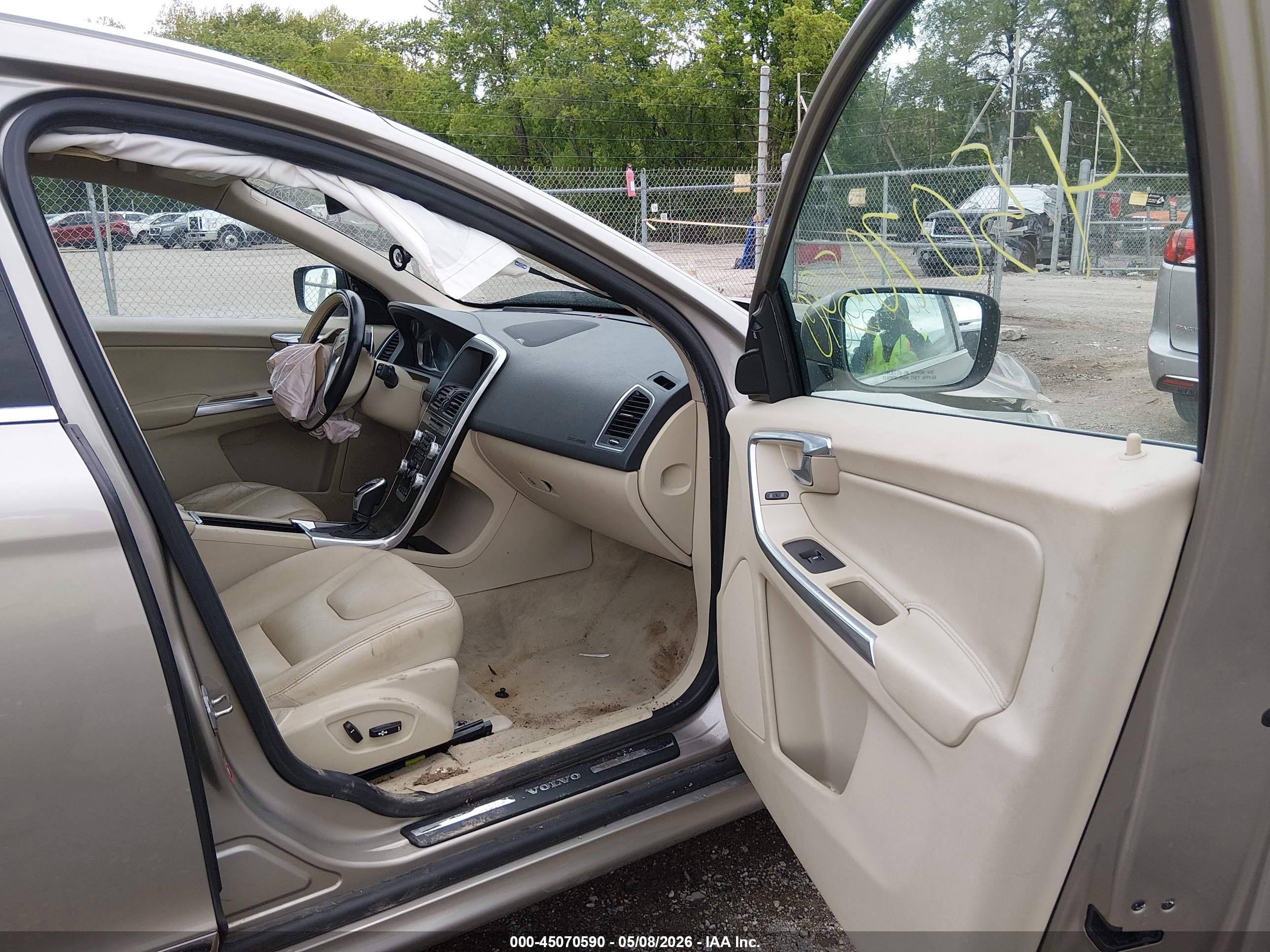 2015 Volvo Xc60 T6 Platinum Gold vin: YV4902RM3F2638598