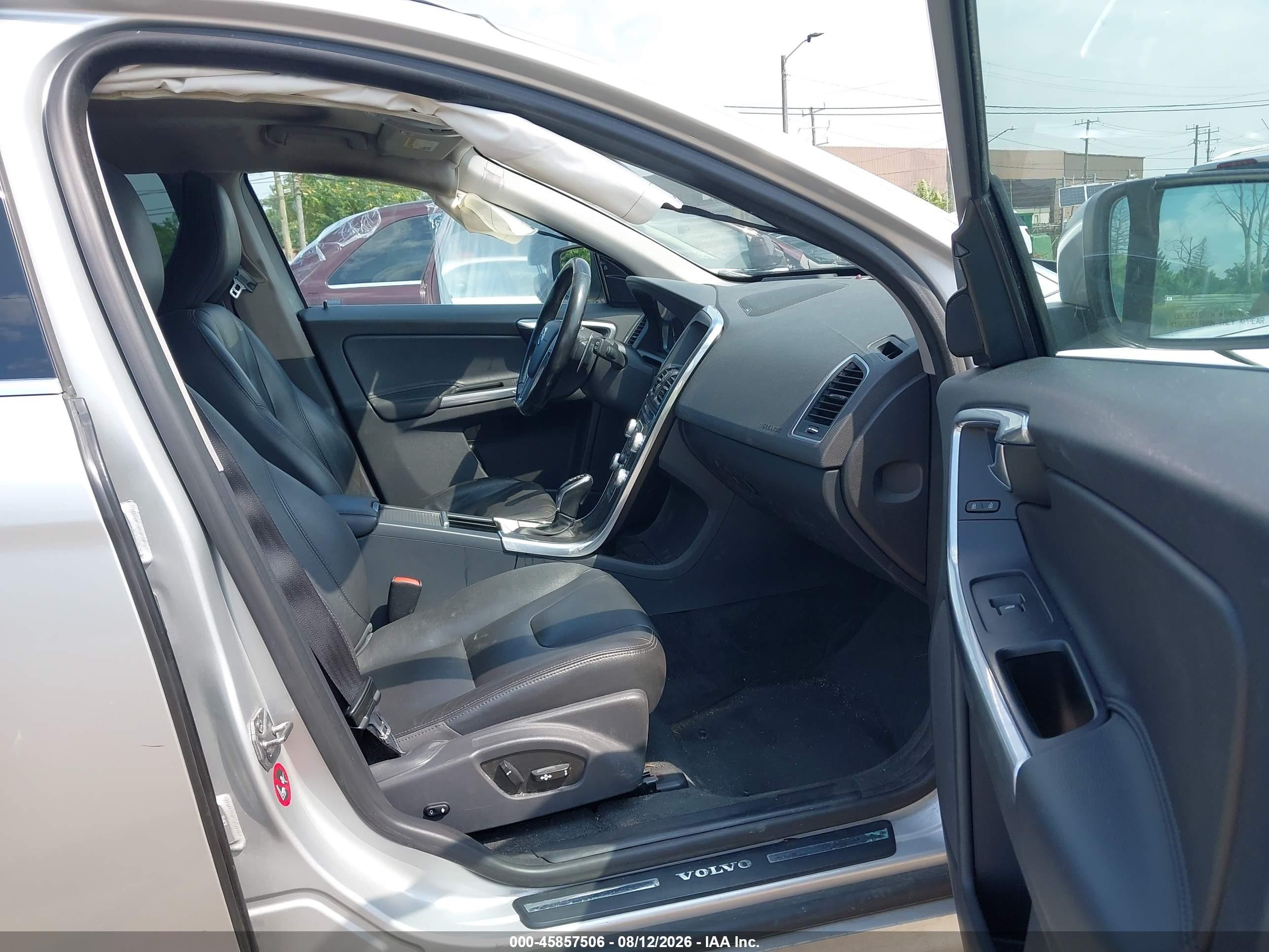 2015 Volvo Xc60 T6 Platinum Silver vin: YV4902RM3F2753184