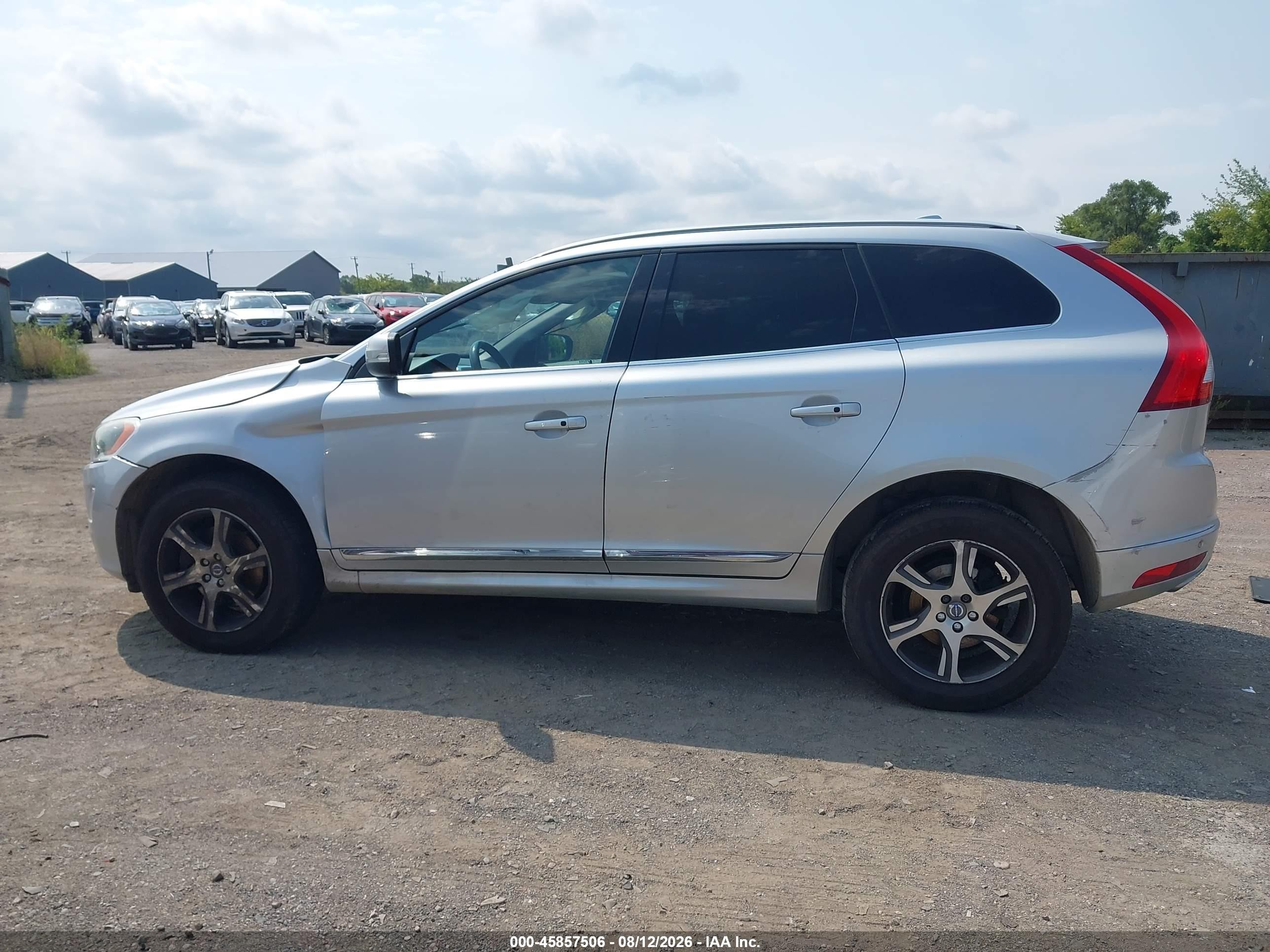 2015 Volvo Xc60 T6 Platinum Silver vin: YV4902RM3F2753184