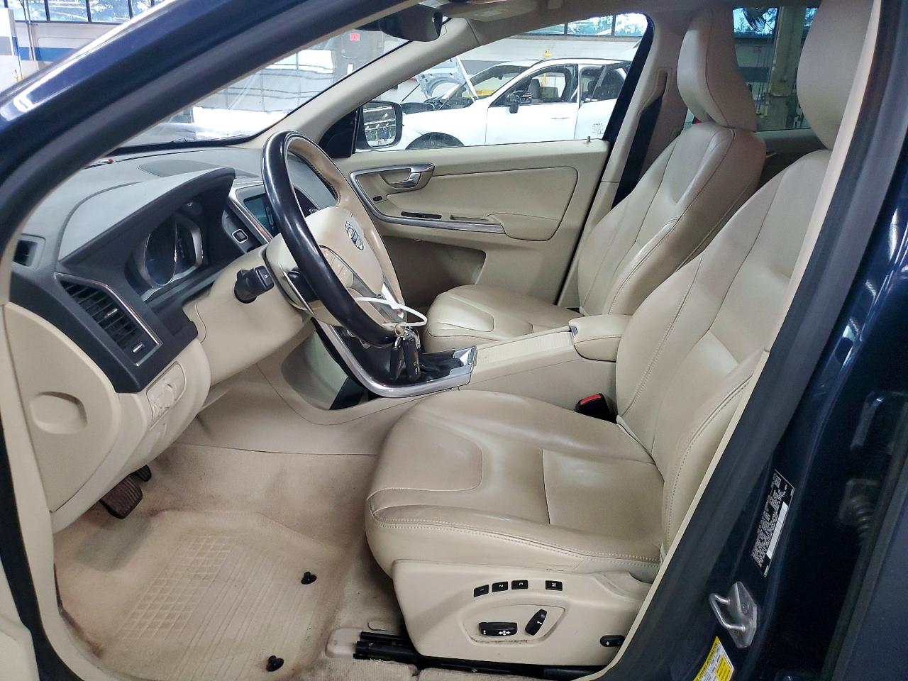 2015 Volvo Xc60 T6 Platinum Blue vin: YV4902RM7F2734914
