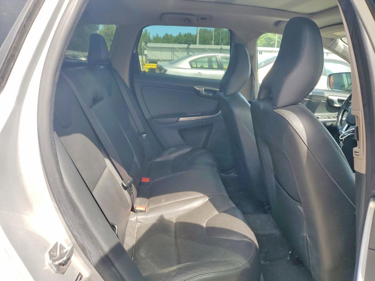 2015 Volvo Xc60 T6 Platinum Silver vin: YV4902RM8F2663187