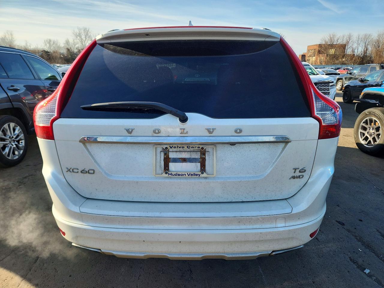 2015 Volvo Xc60 T6 Platinum White vin: YV4902RMXF2675650