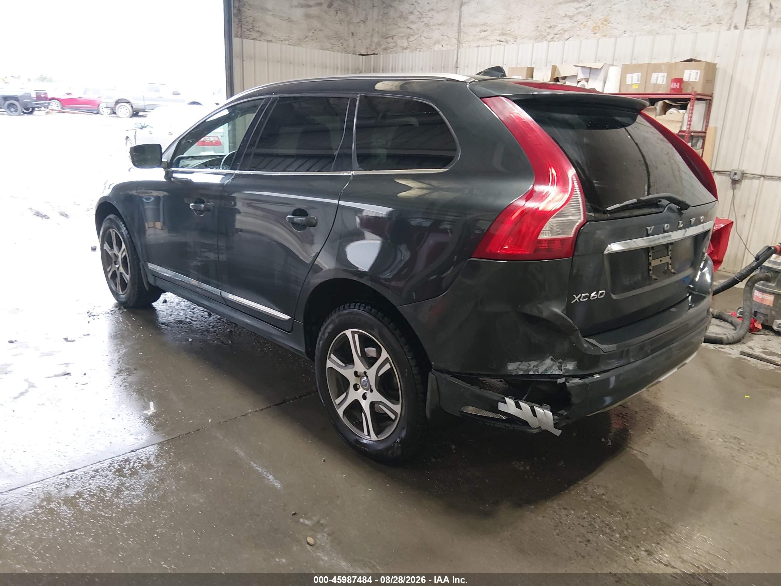 2015 Volvo Xc60 T6 Platinum Gray vin: YV4902RMXF2678998