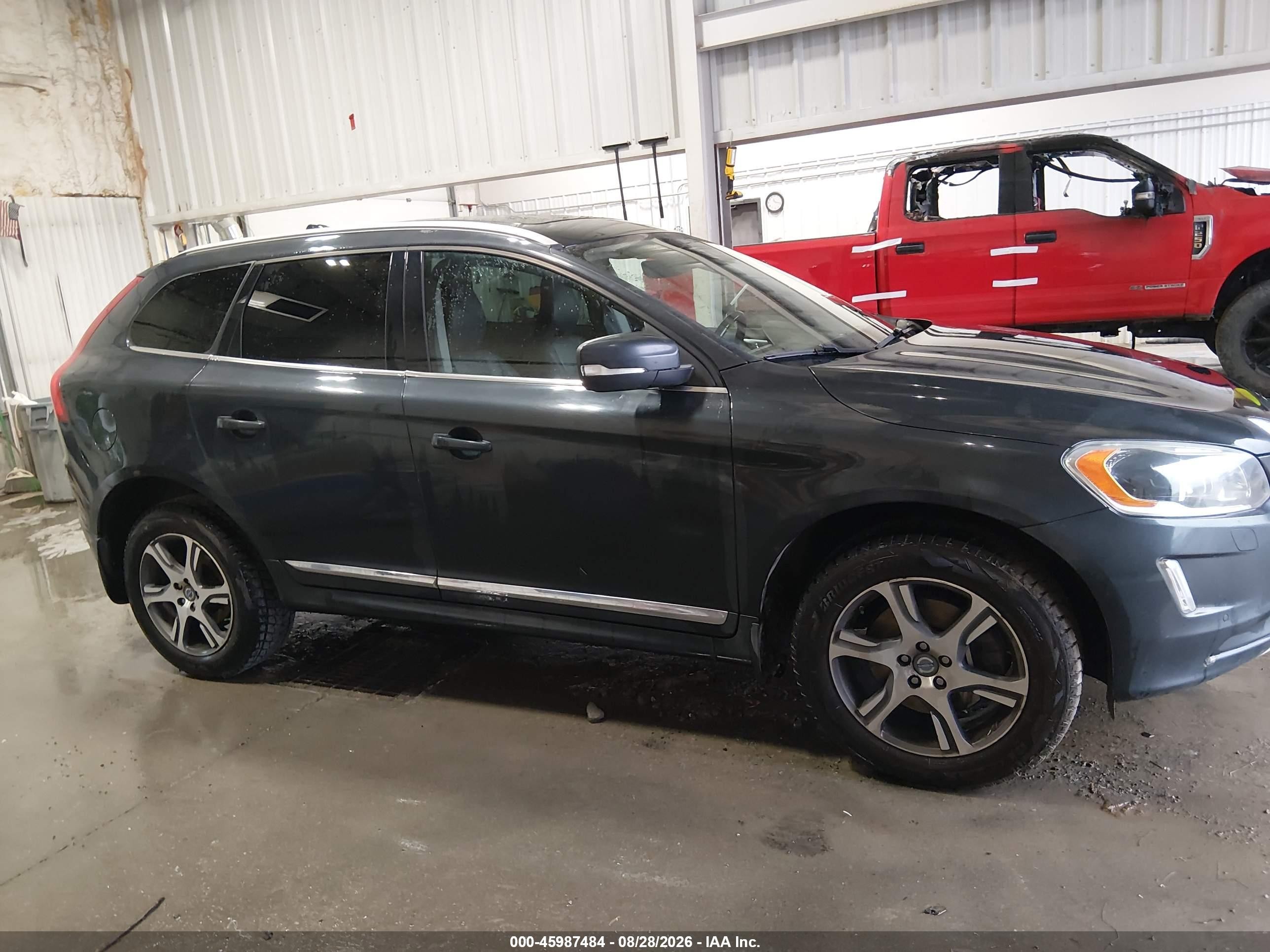 2015 Volvo Xc60 T6 Platinum Gray vin: YV4902RMXF2678998