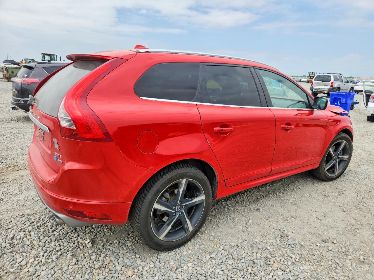 2016 Volvo Xc60 T6 R-design Premier Red vin: YV4902RP8G2790646