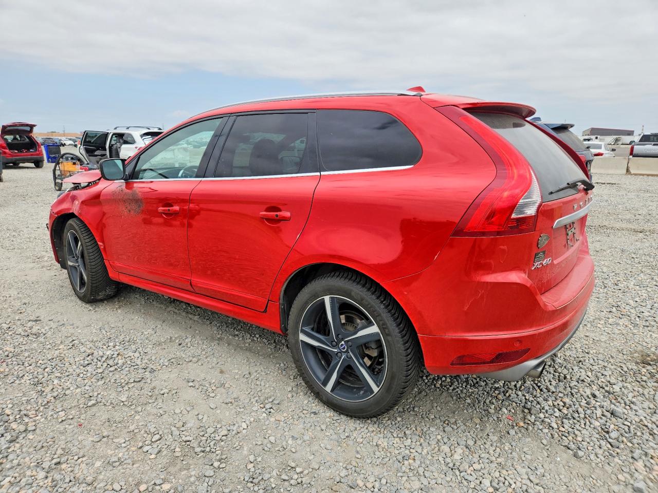 2016 Volvo Xc60 T6 R-design Premier Red vin: YV4902RP8G2790646