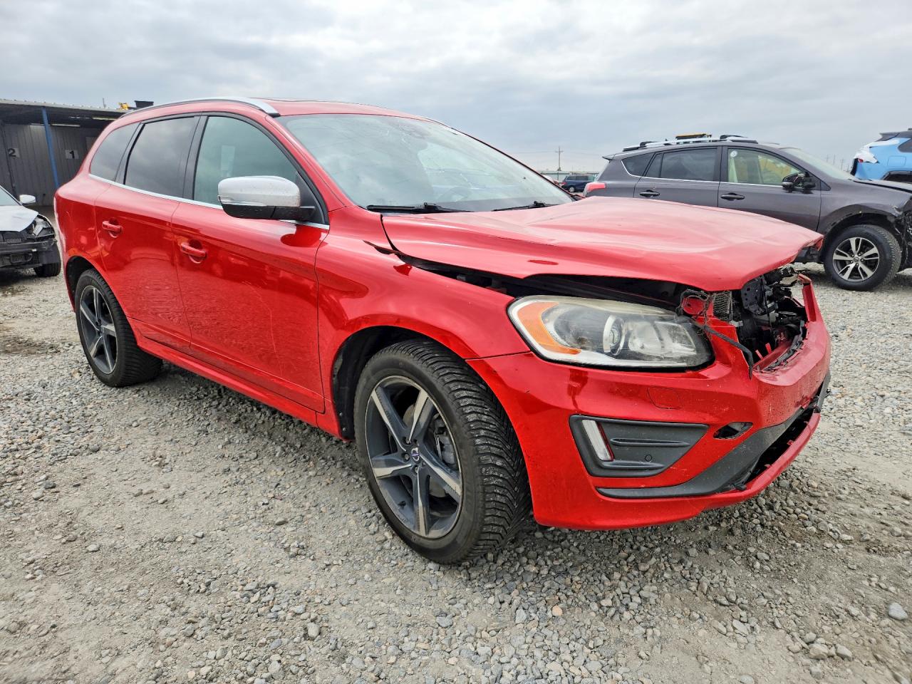 2016 Volvo Xc60 T6 R-design Premier Red vin: YV4902RP8G2790646