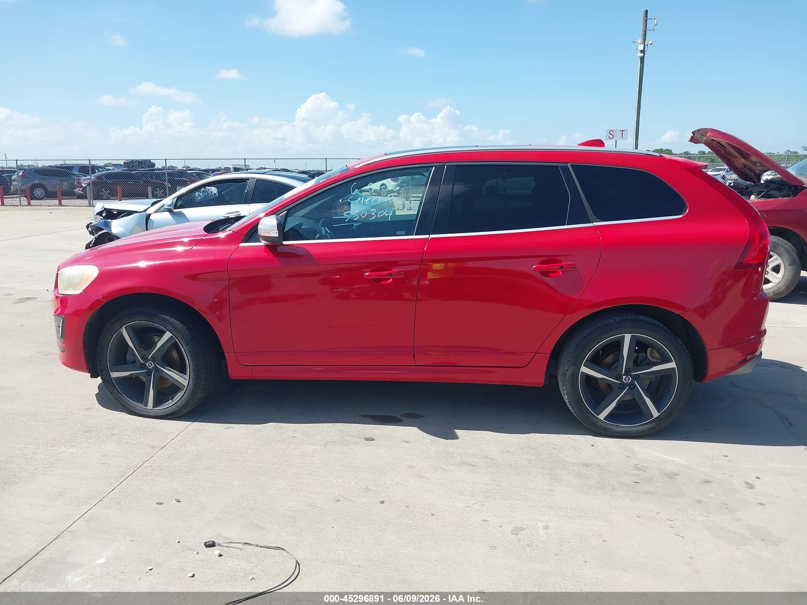 2015 Volvo Xc60 T6 R-design Platinum Красный vin: YV4902RS8F2743135