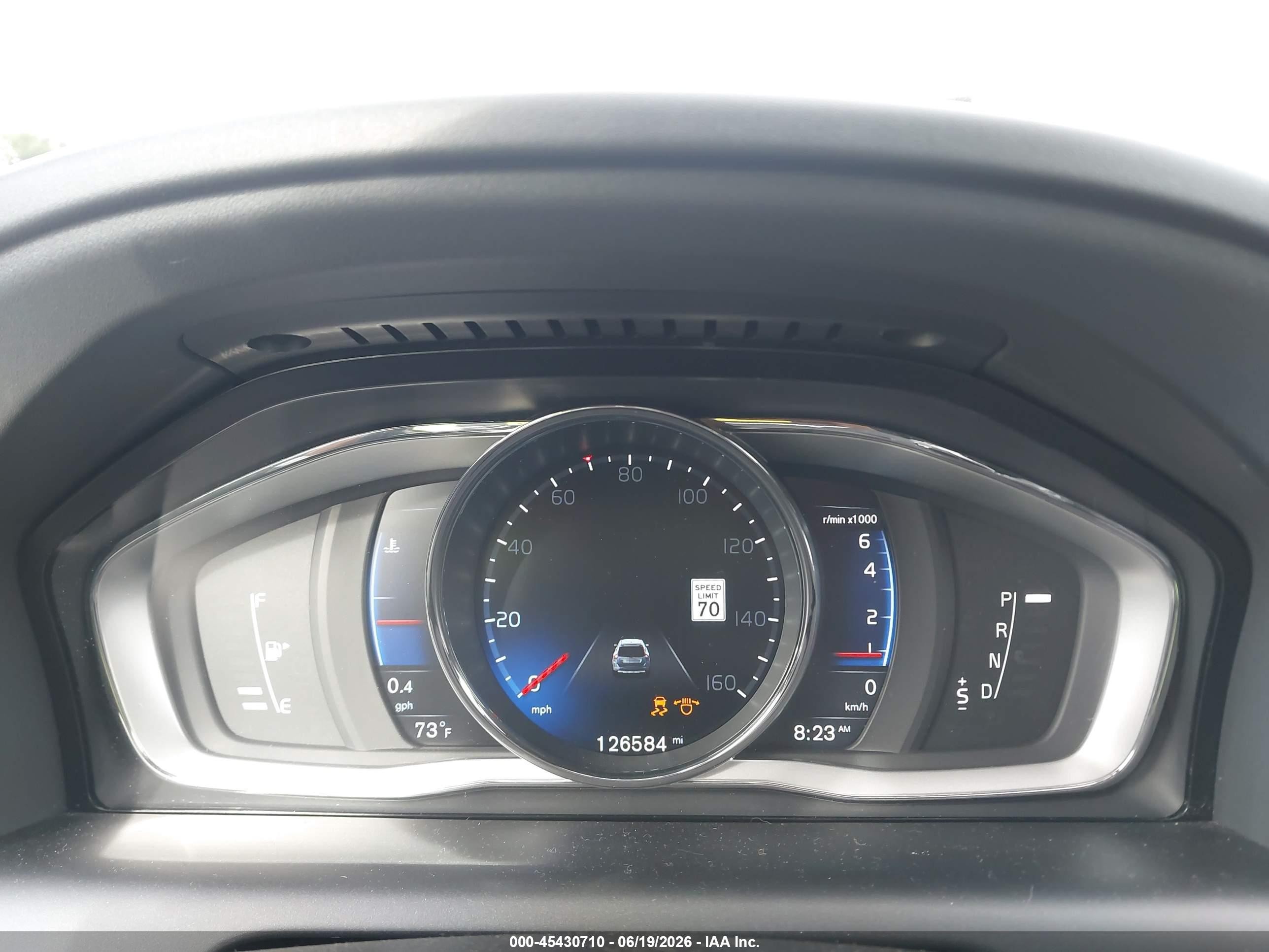 2015 Volvo Xc60 T6 R-design Platinum White vin: YV4902RS9F2726778