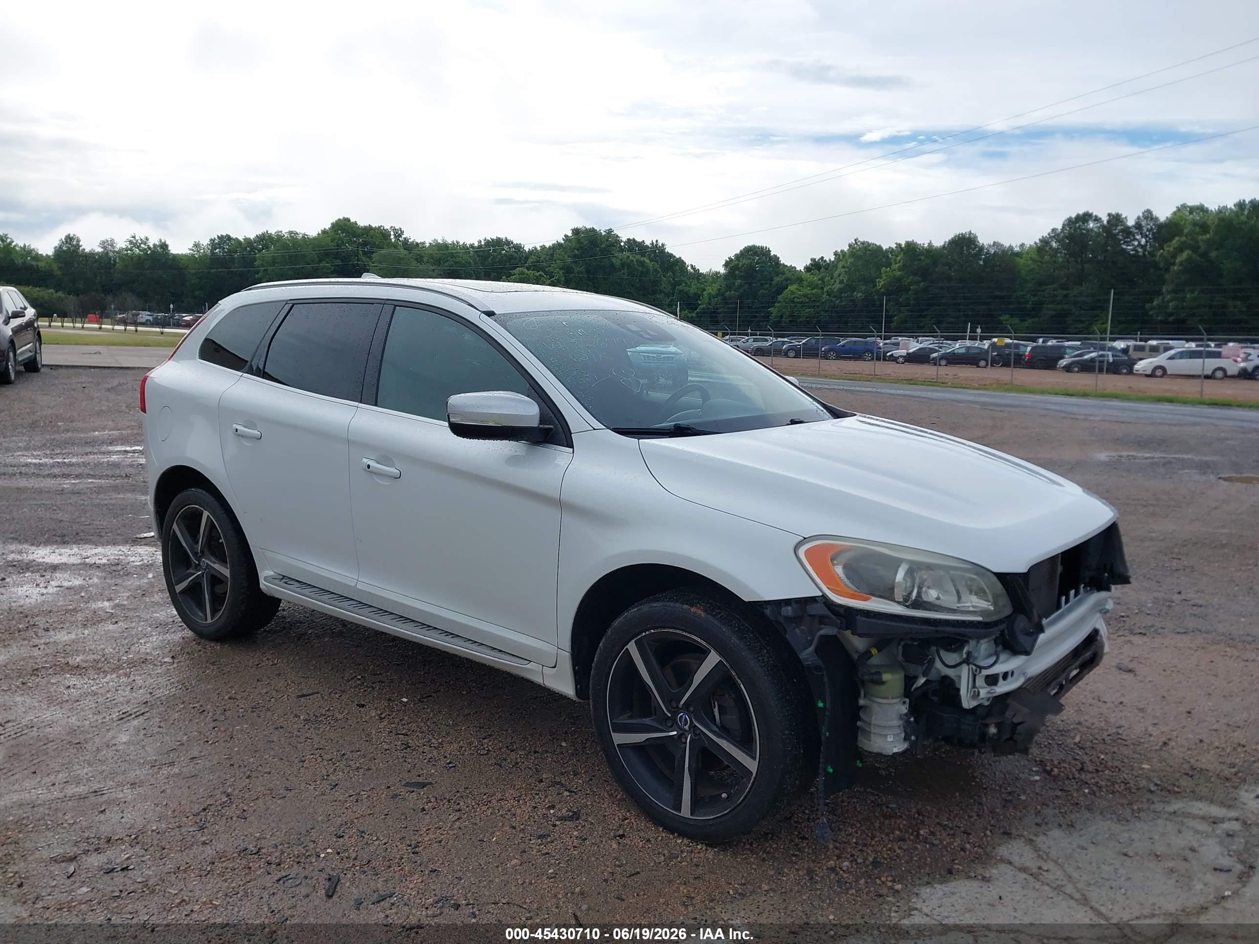 2015 Volvo Xc60 T6 R-design Platinum White vin: YV4902RS9F2726778