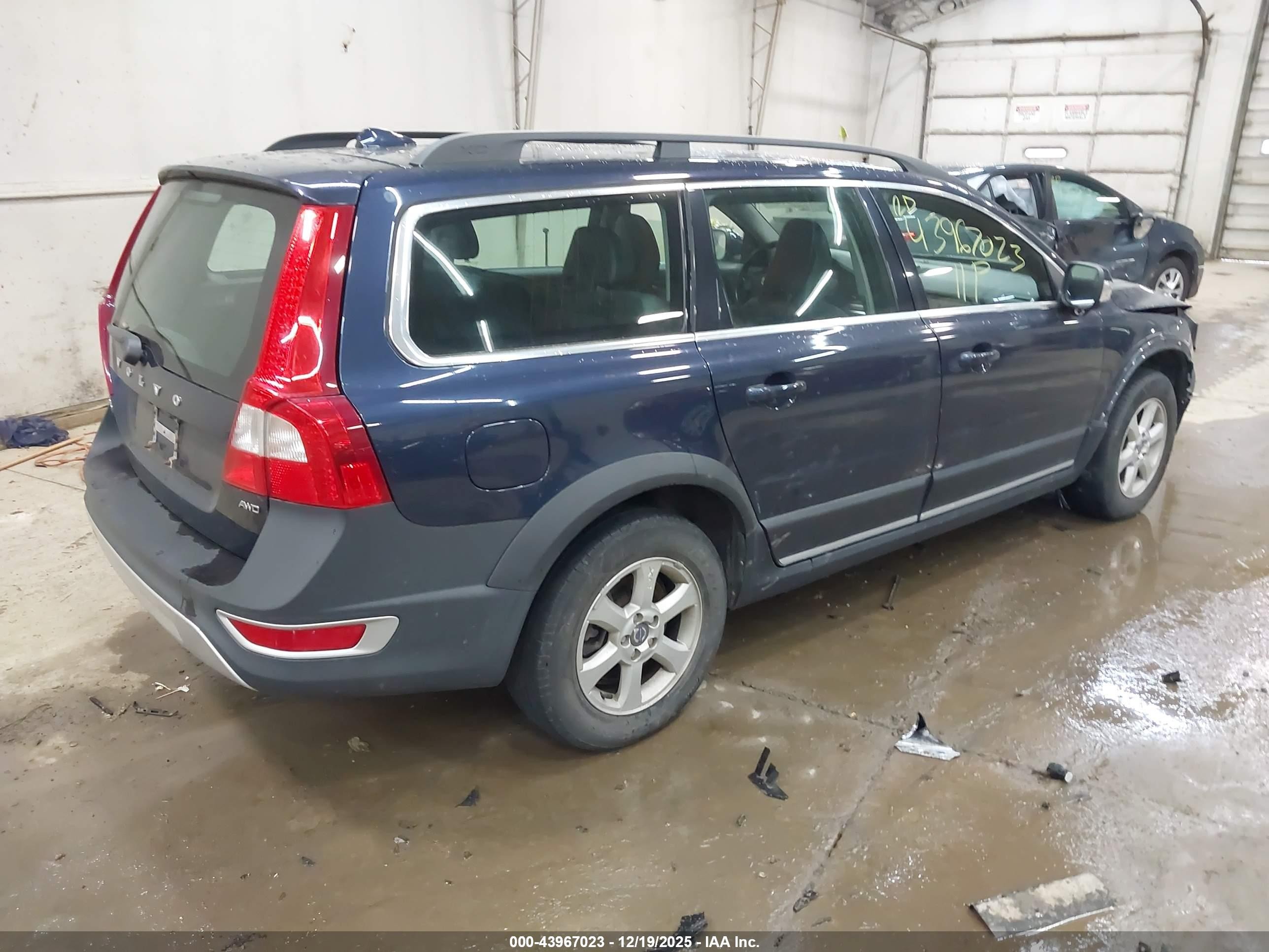 2011 Volvo Xc70 3.2 Blue vin: YV4940BZ4B1095017