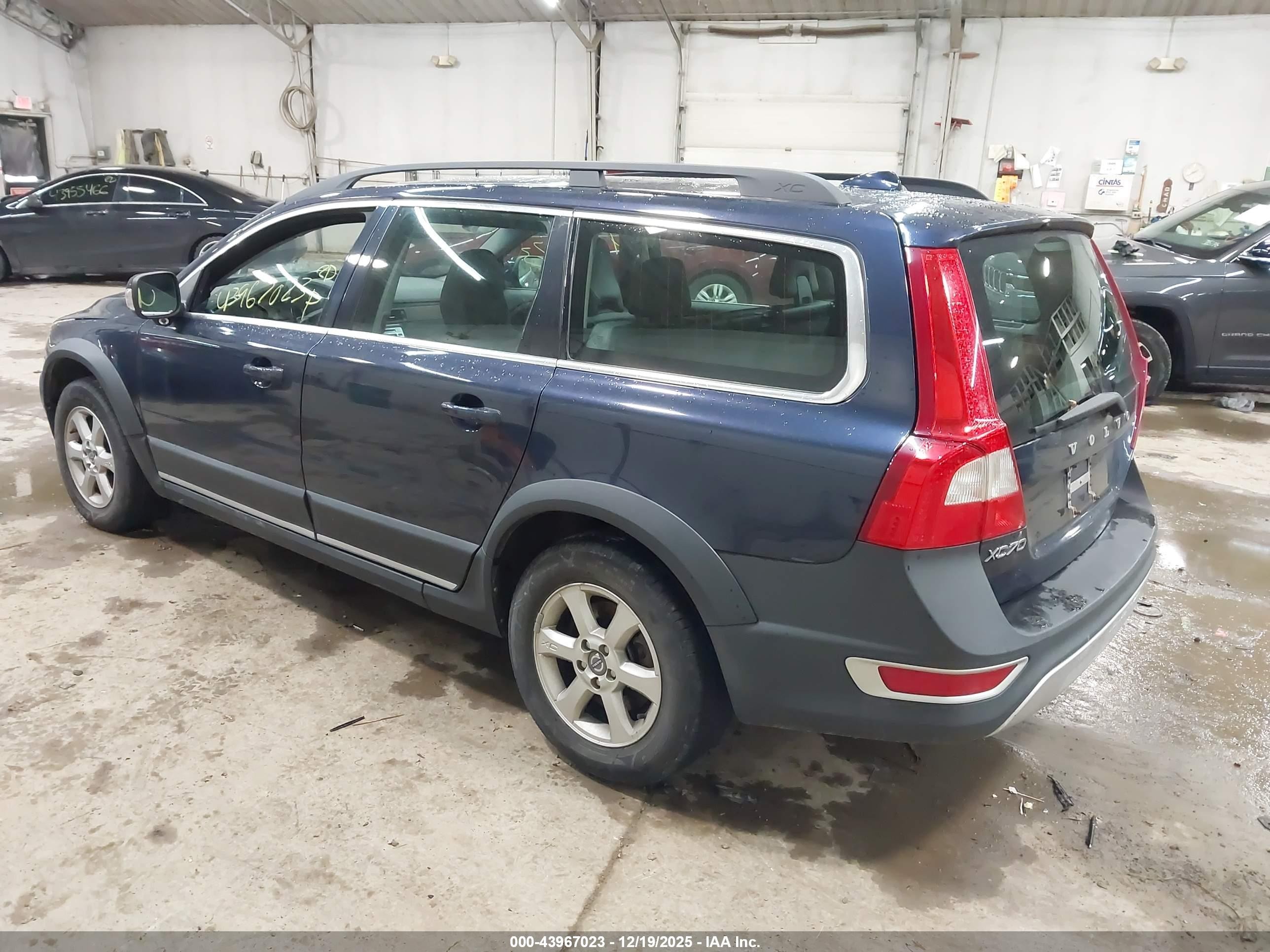 2011 Volvo Xc70 3.2 Blue vin: YV4940BZ4B1095017