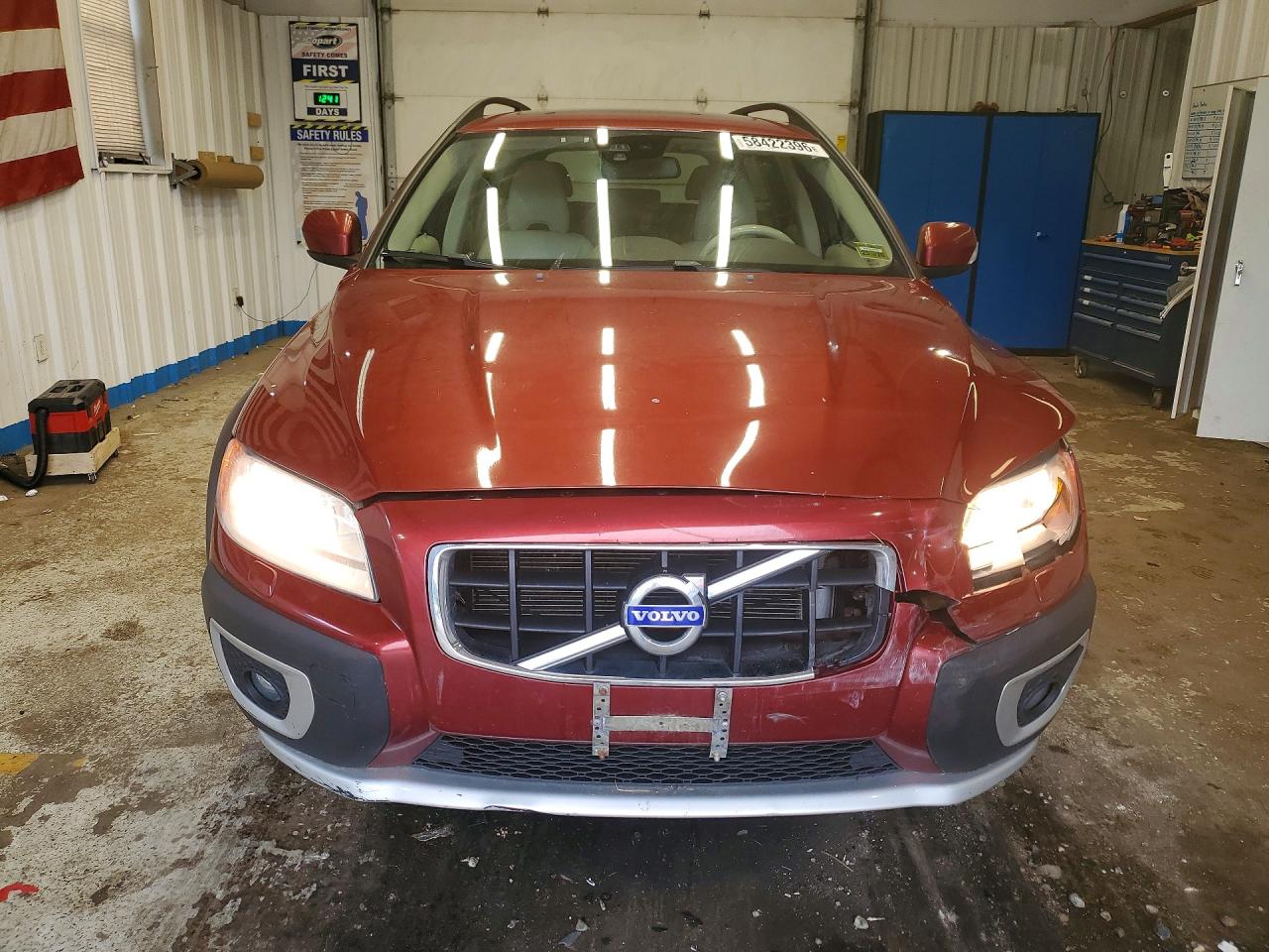 2012 Volvo Xc70 3.2 Red vin: YV4940BZ4C1118295