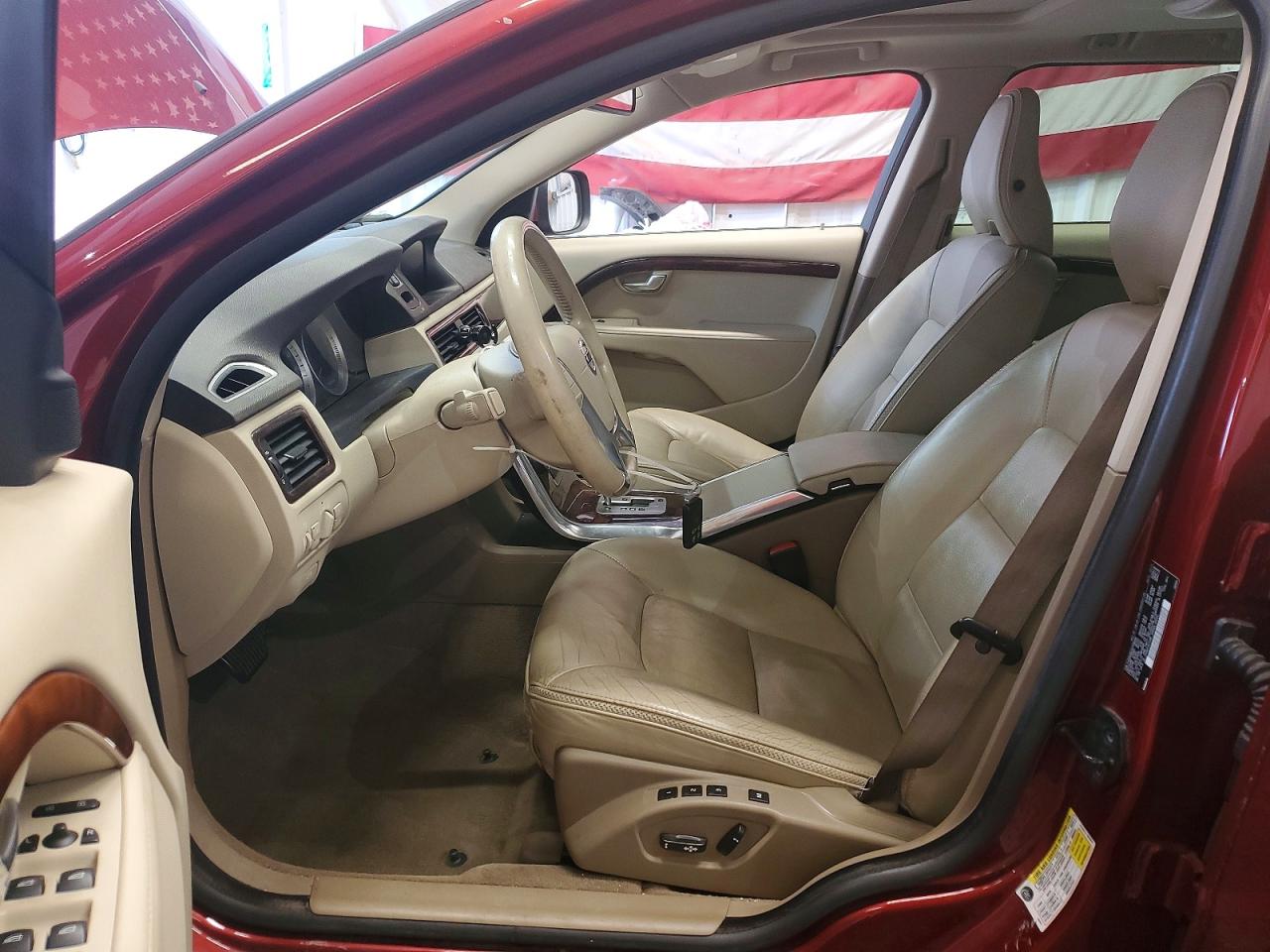 2012 Volvo Xc70 3.2 Red vin: YV4940BZ4C1118295