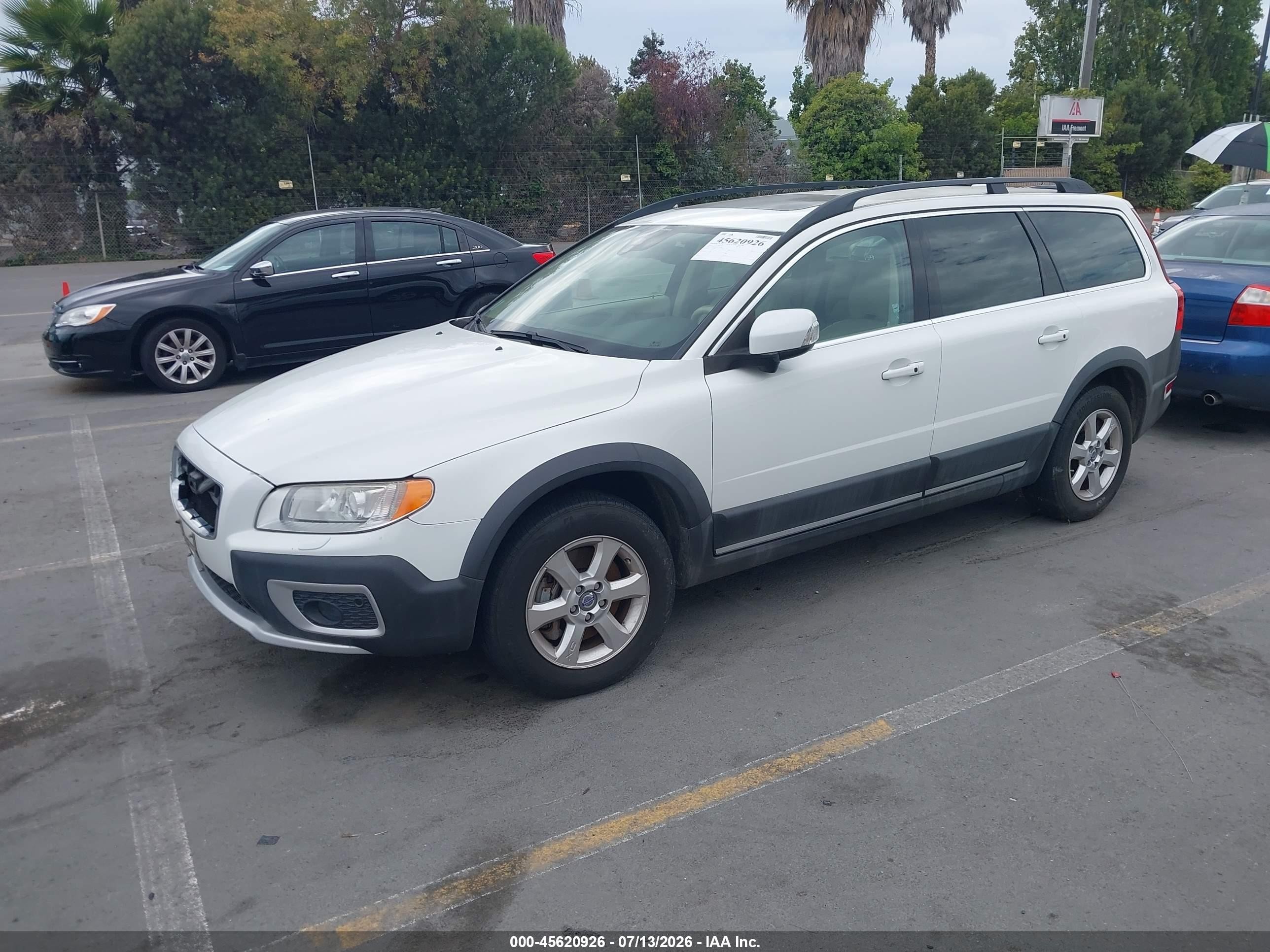 2013 Volvo Xc70 3.2l Platinum White vin: YV4940BZ4D1155185