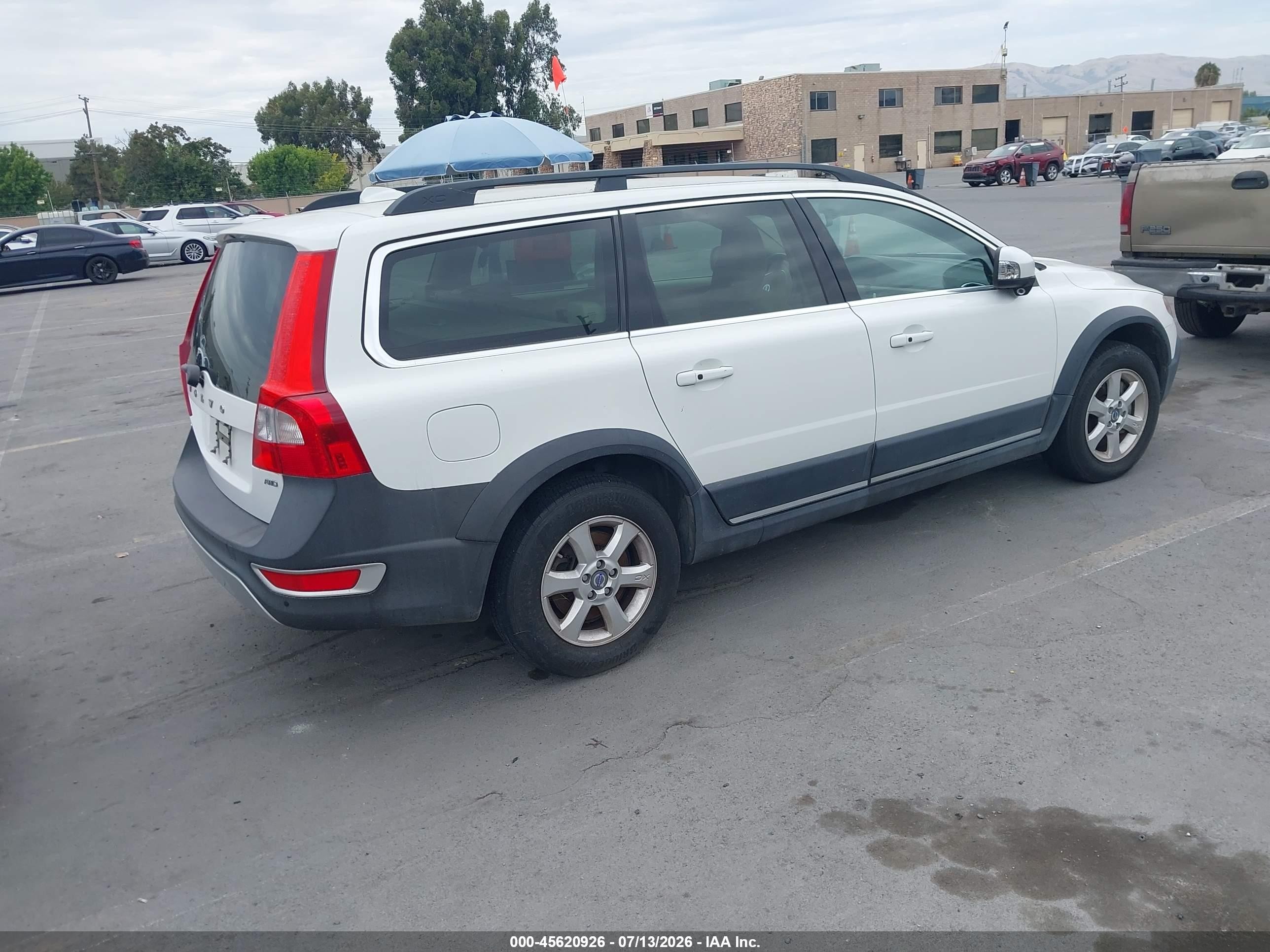 2013 Volvo Xc70 3.2l Platinum White vin: YV4940BZ4D1155185