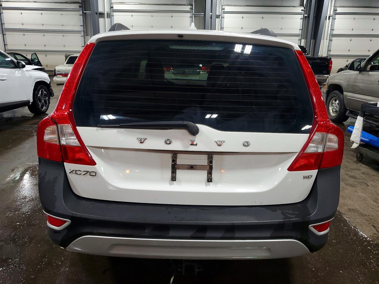 2011 Volvo Xc70 3.2 White vin: YV4940BZ5B1116585