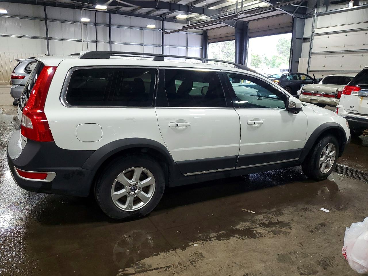 2011 Volvo Xc70 3.2 White vin: YV4940BZ5B1116585