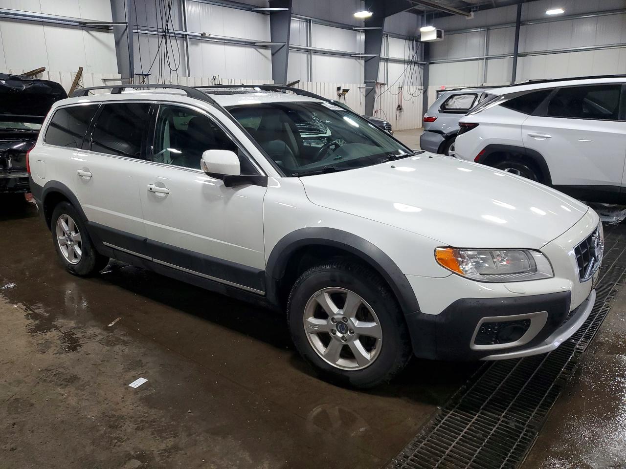 2011 Volvo Xc70 3.2 White vin: YV4940BZ5B1116585