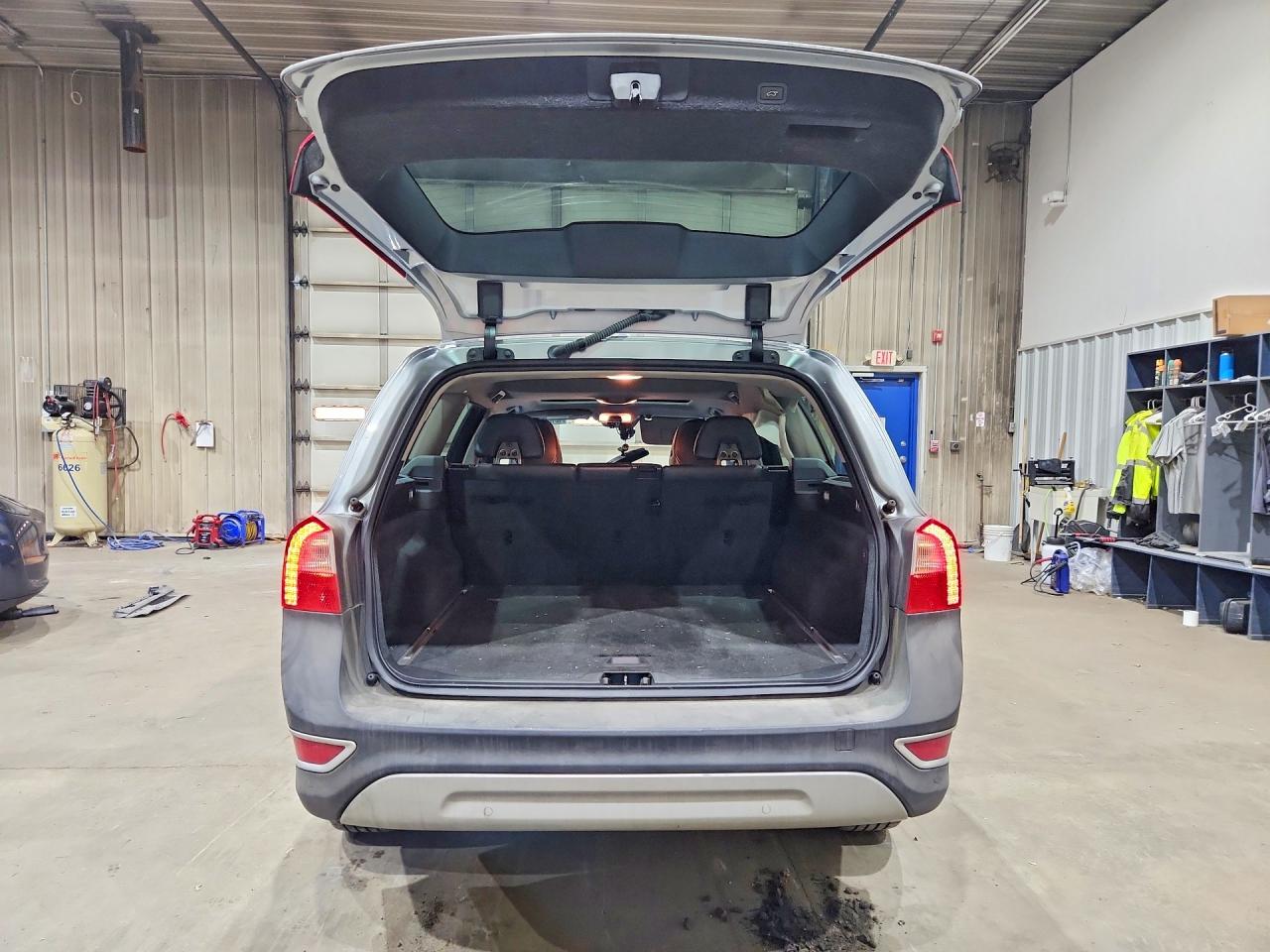 2012 Volvo Xc70 3.2 Серебряный vin: YV4940BZ6C1141836