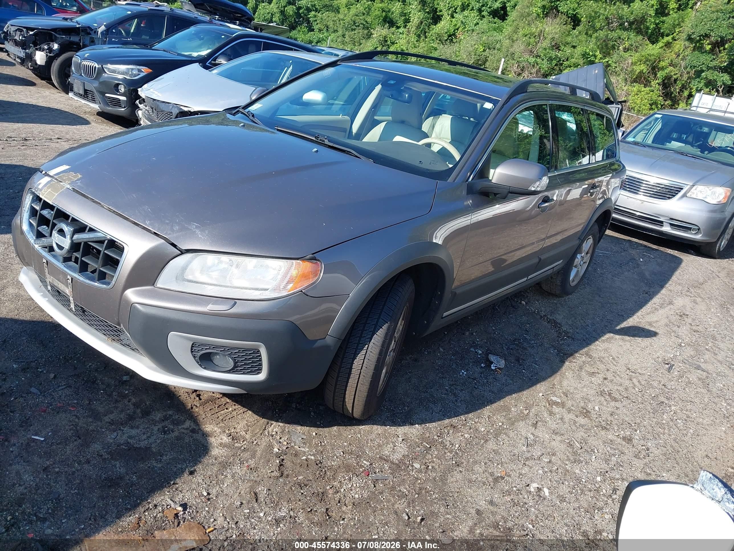 2011 Volvo Xc70 3.2l Gold vin: YV4940BZ8B1114796