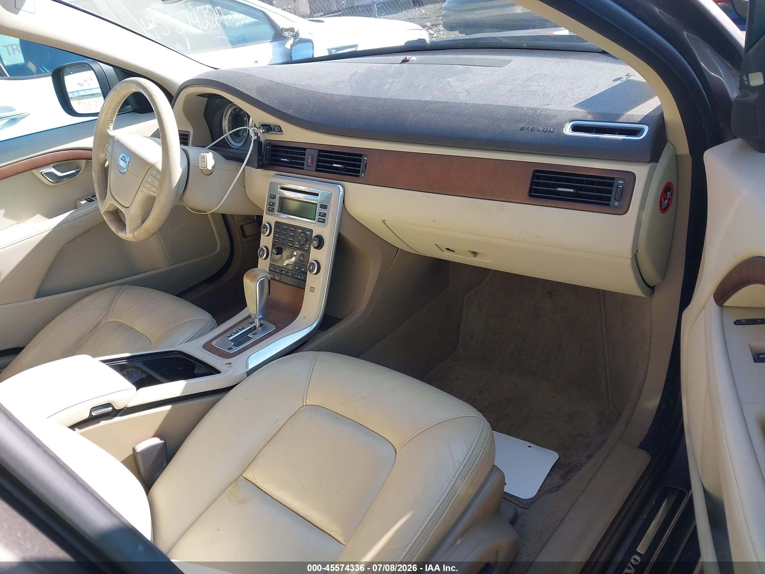 2011 Volvo Xc70 3.2l Gold vin: YV4940BZ8B1114796