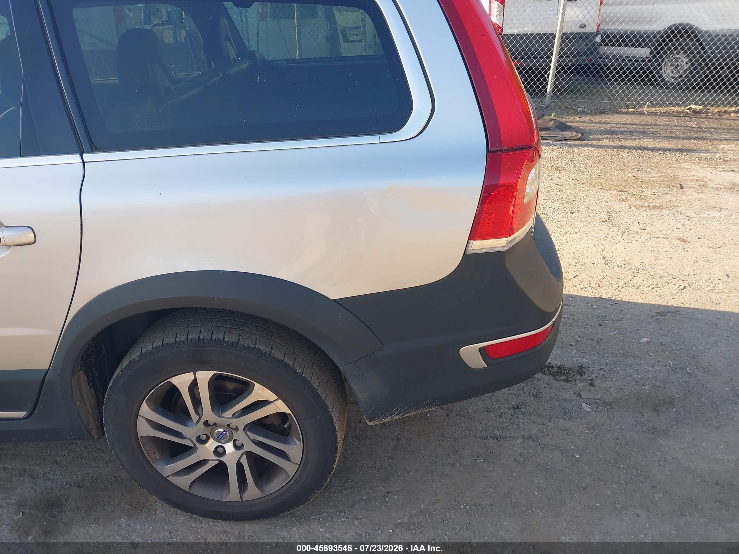 2014 Volvo Xc70 3.2 Premier Silver vin: YV4940BZ8E1178910