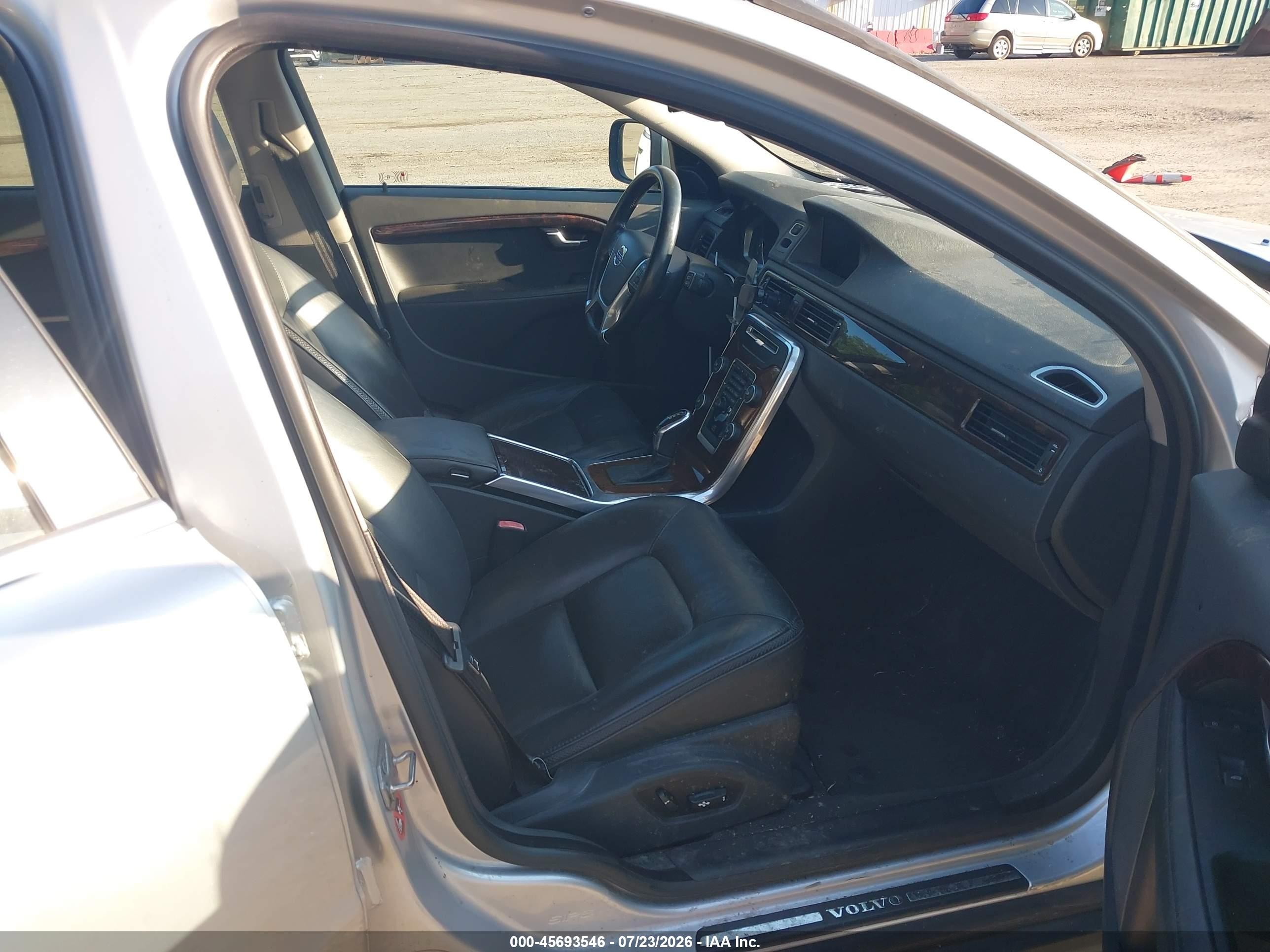 2014 Volvo Xc70 3.2 Premier Silver vin: YV4940BZ8E1178910