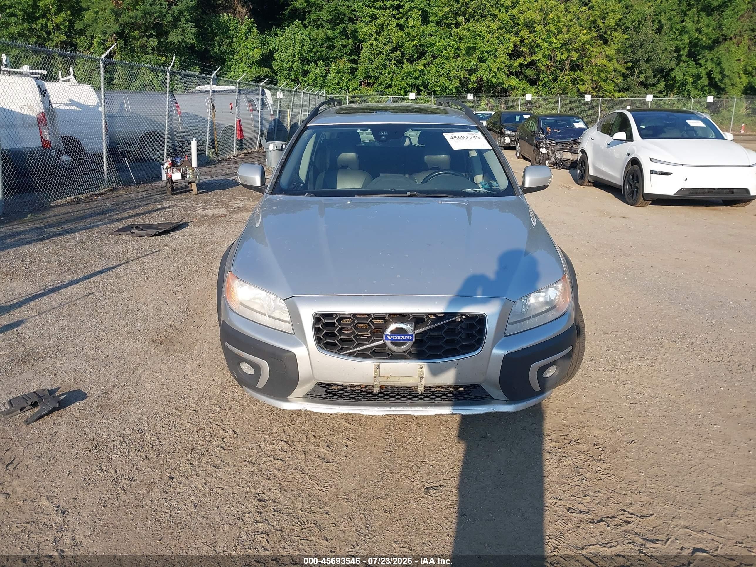 2014 Volvo Xc70 3.2 Premier Silver vin: YV4940BZ8E1178910