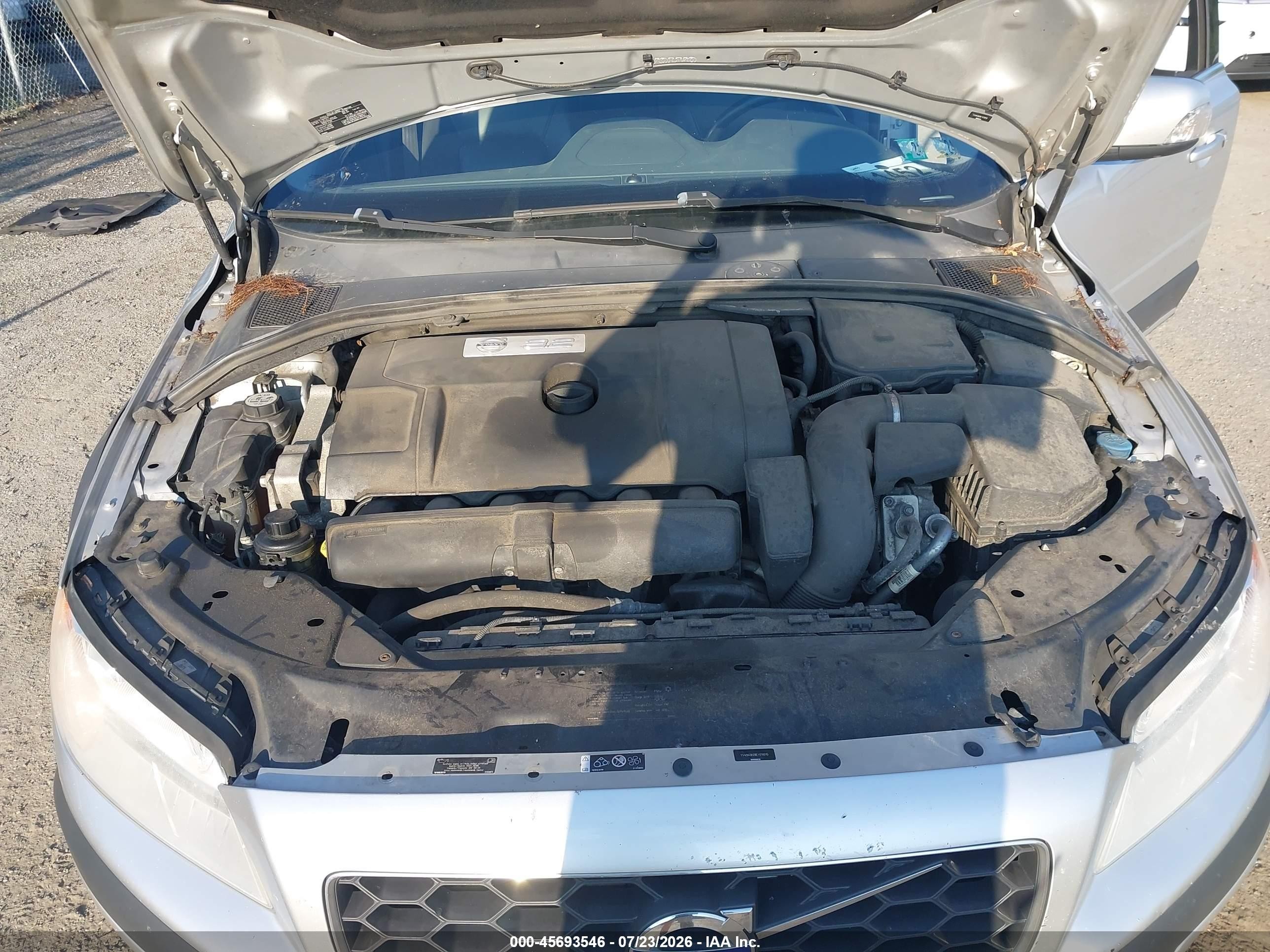 2014 Volvo Xc70 3.2 Premier Silver vin: YV4940BZ8E1178910