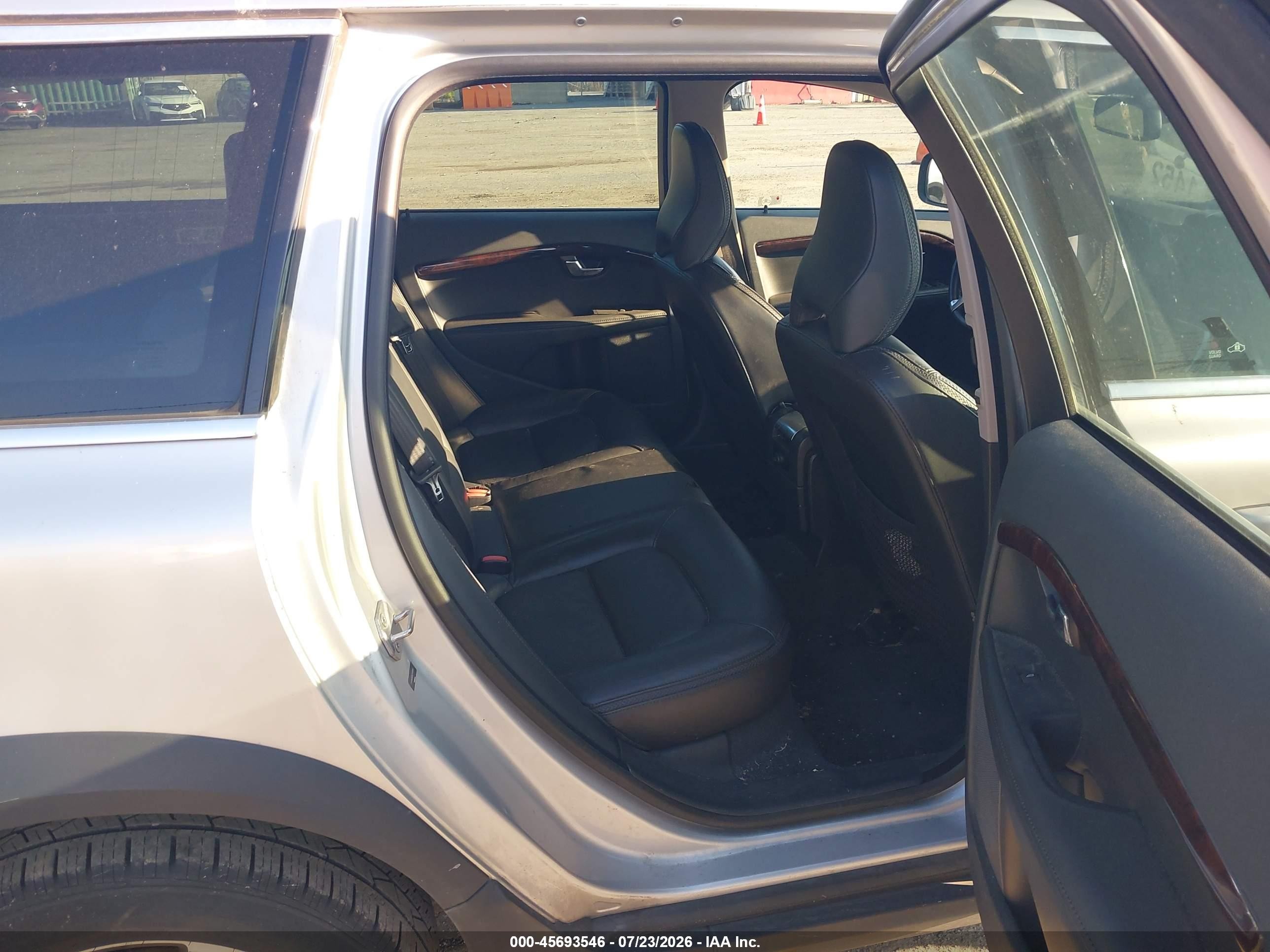 2014 Volvo Xc70 3.2 Premier Silver vin: YV4940BZ8E1178910