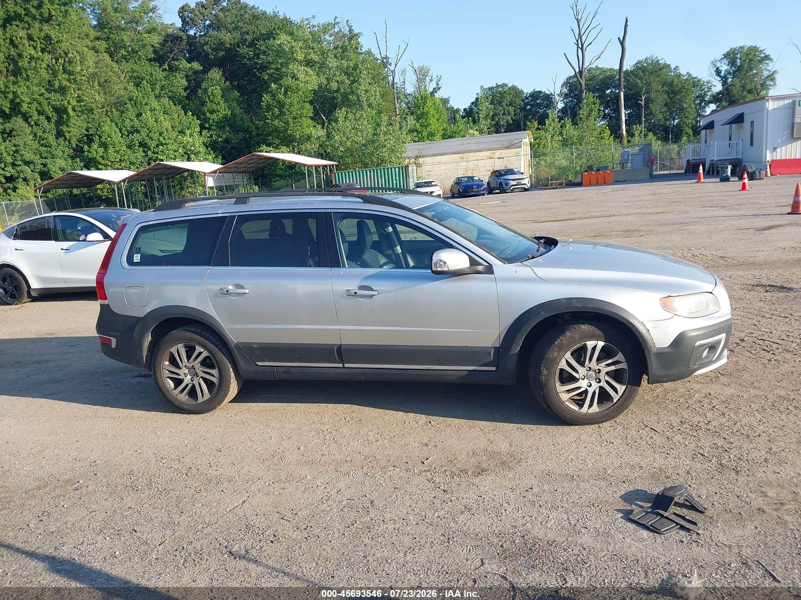 2014 Volvo Xc70 3.2 Premier Silver vin: YV4940BZ8E1178910