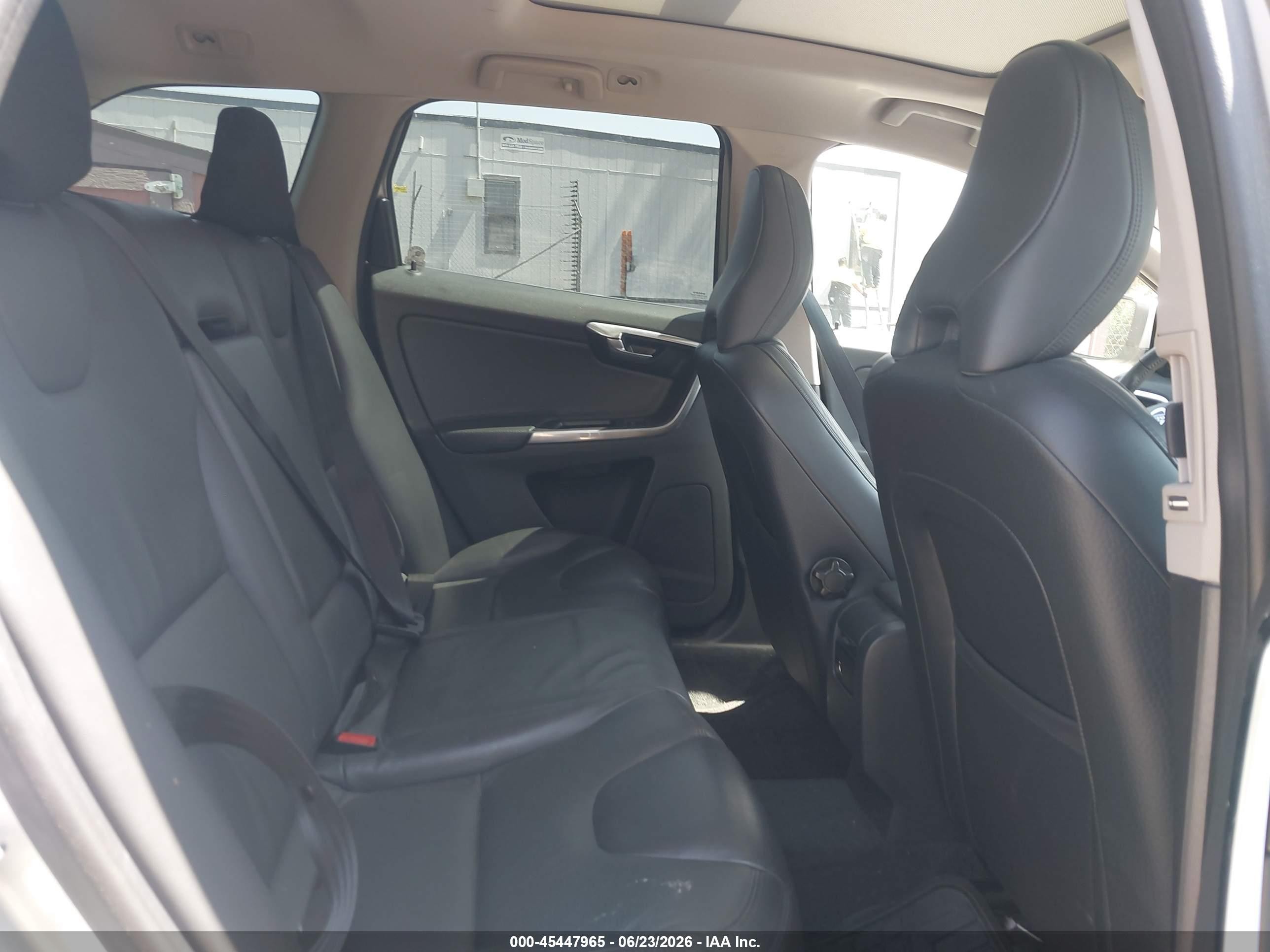 2014 Volvo Xc60 3.2 Silver vin: YV4940DL8E2516518