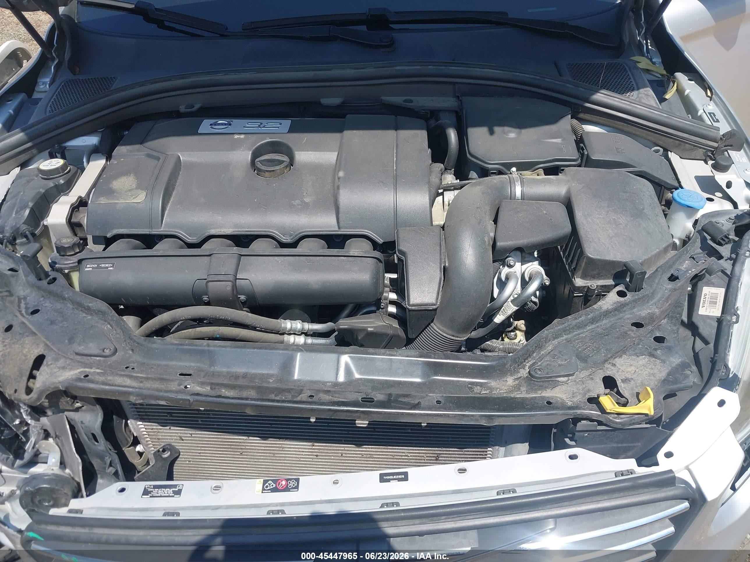 2014 Volvo Xc60 3.2 Silver vin: YV4940DL8E2516518