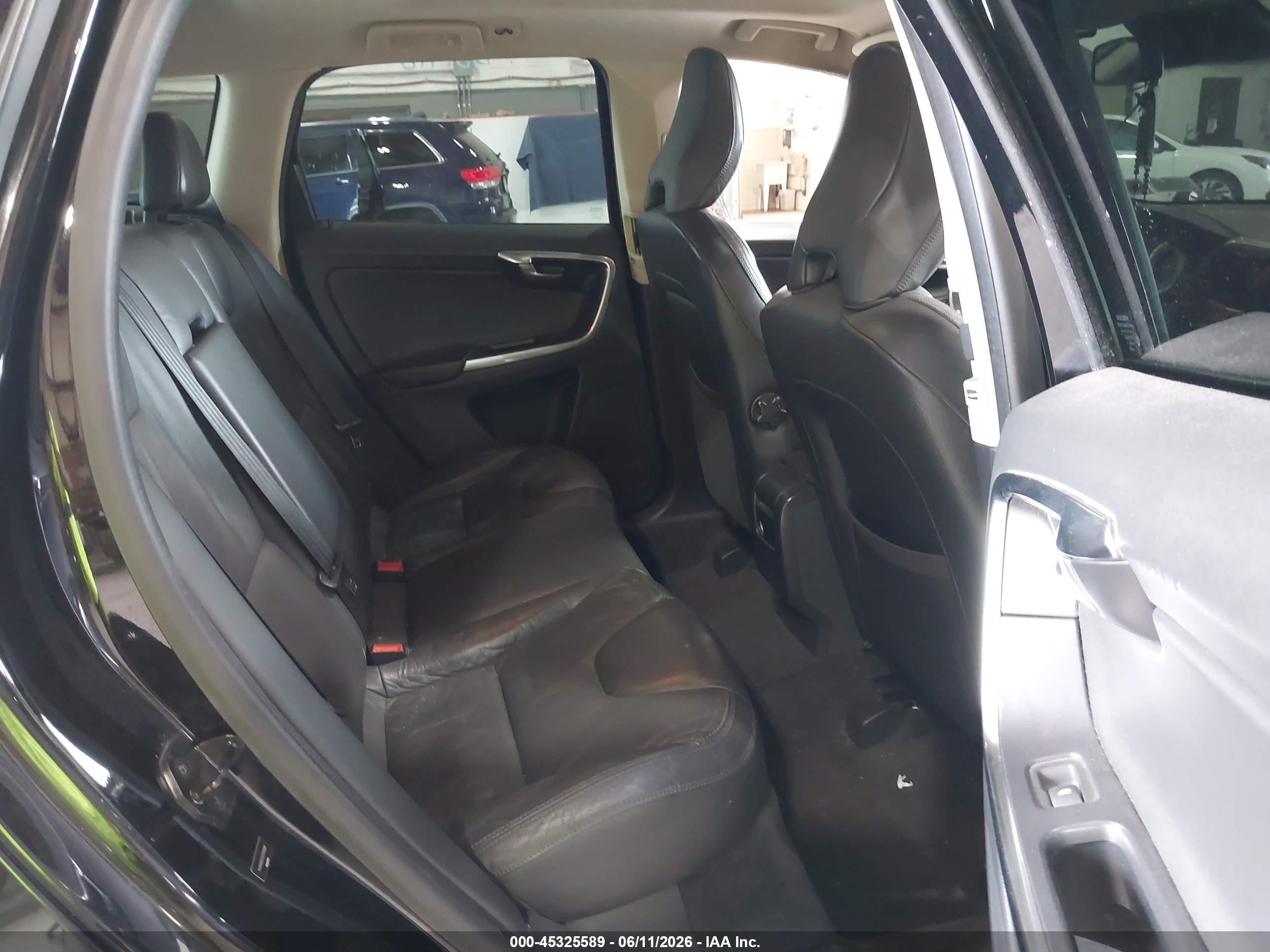2013 Volvo Xc60 3.2/3.2 Platinum/3.2 Premier/3.2 Premier Plus Black vin: YV4940DZ2D2399988