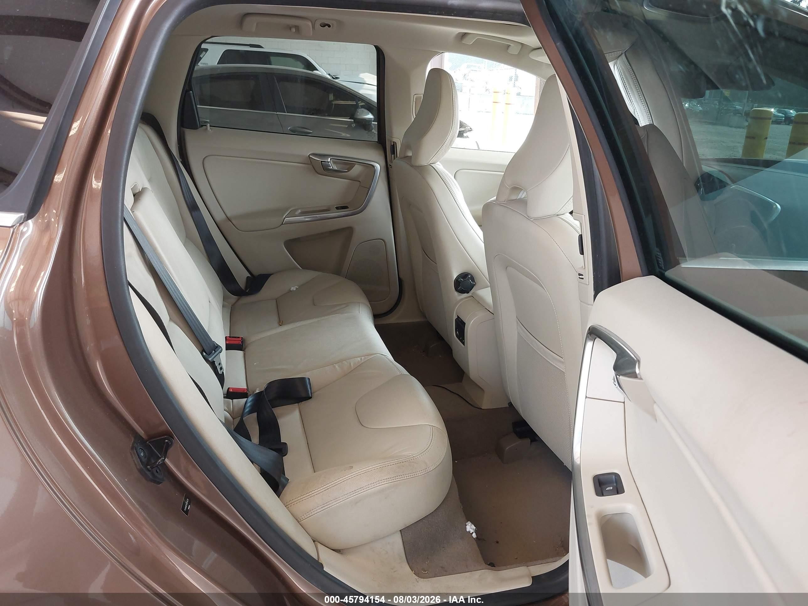 2013 Volvo Xc60 3.2 Premier Plus Brown vin: YV4940DZ4D2416256