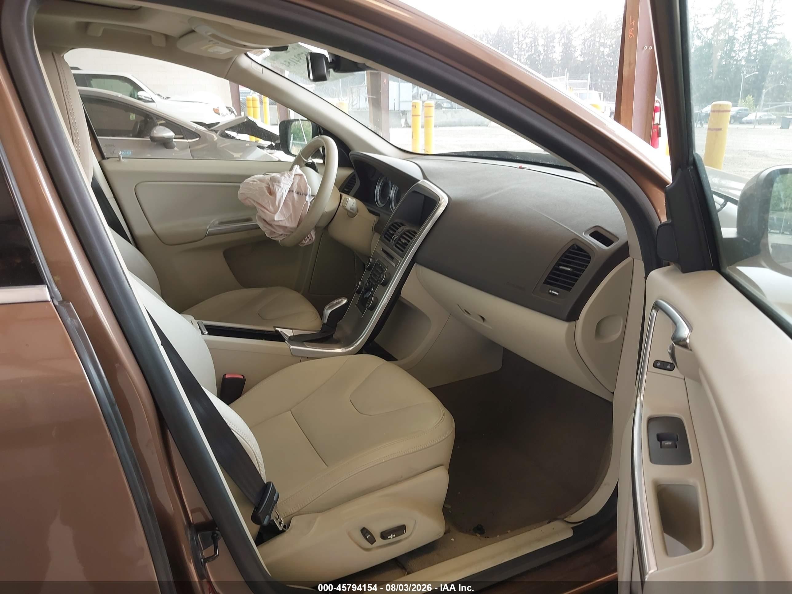 2013 Volvo Xc60 3.2 Premier Plus Brown vin: YV4940DZ4D2416256
