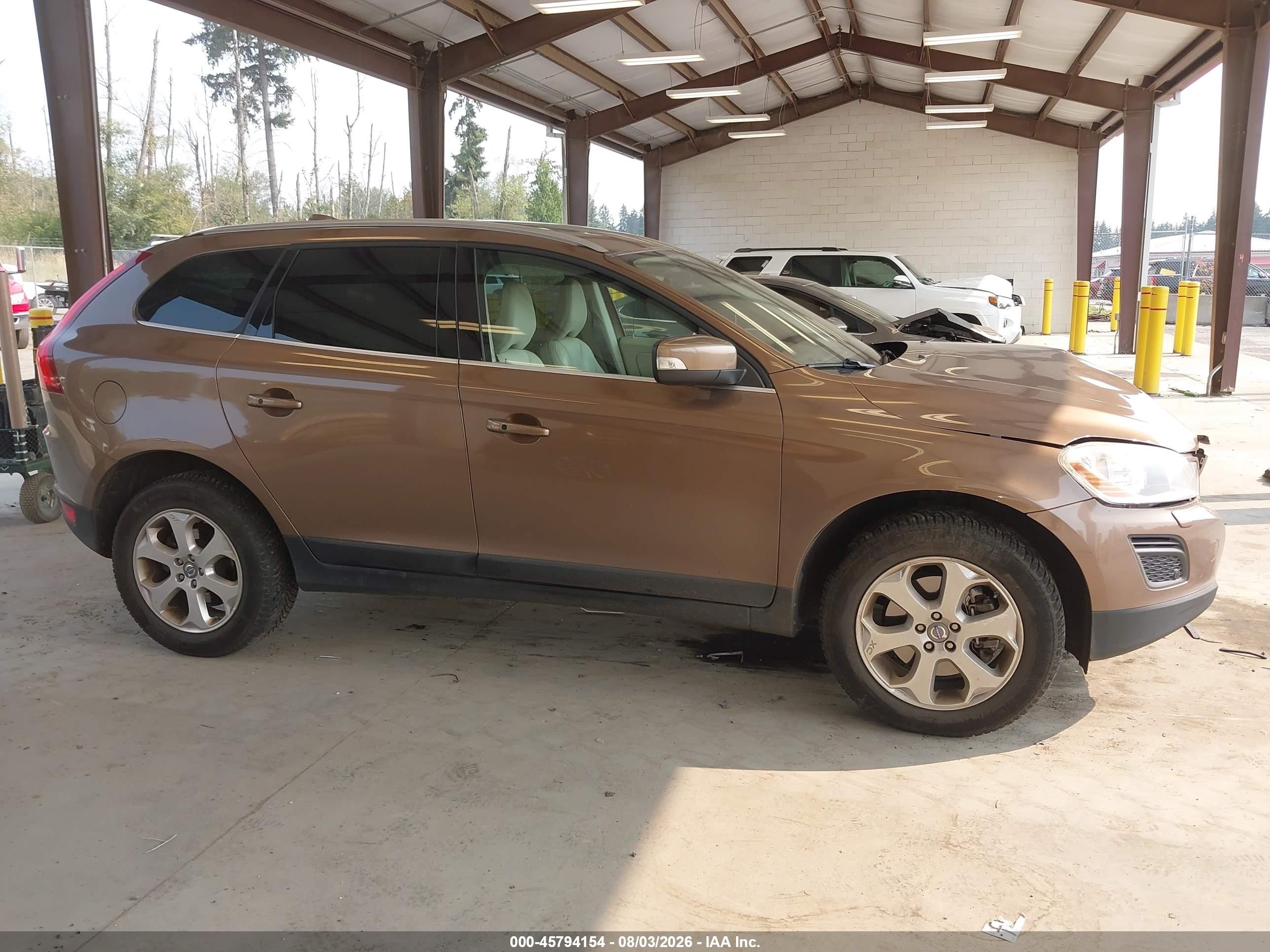 2013 Volvo Xc60 3.2 Premier Plus Brown vin: YV4940DZ4D2416256