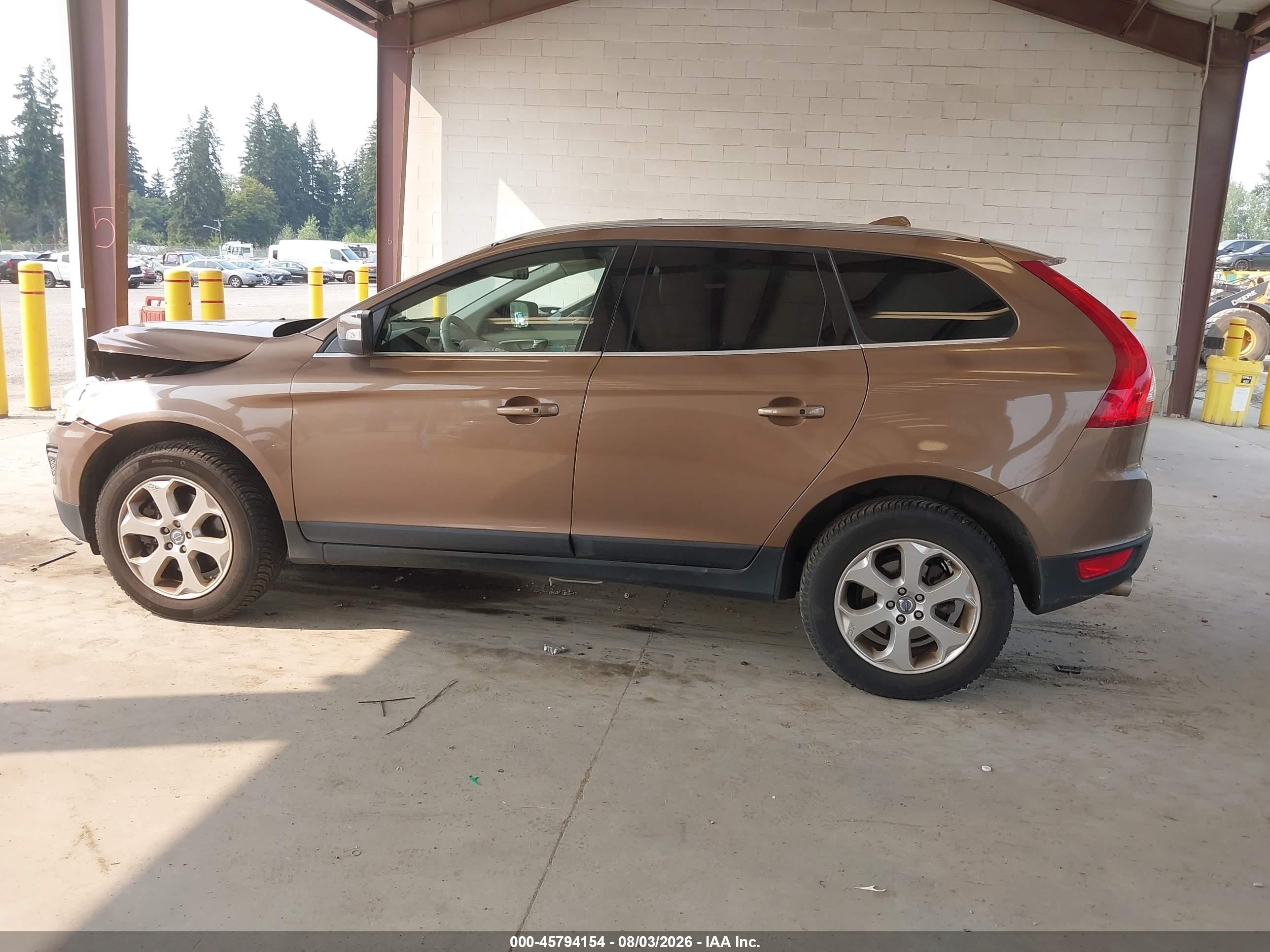 2013 Volvo Xc60 3.2 Premier Plus Brown vin: YV4940DZ4D2416256