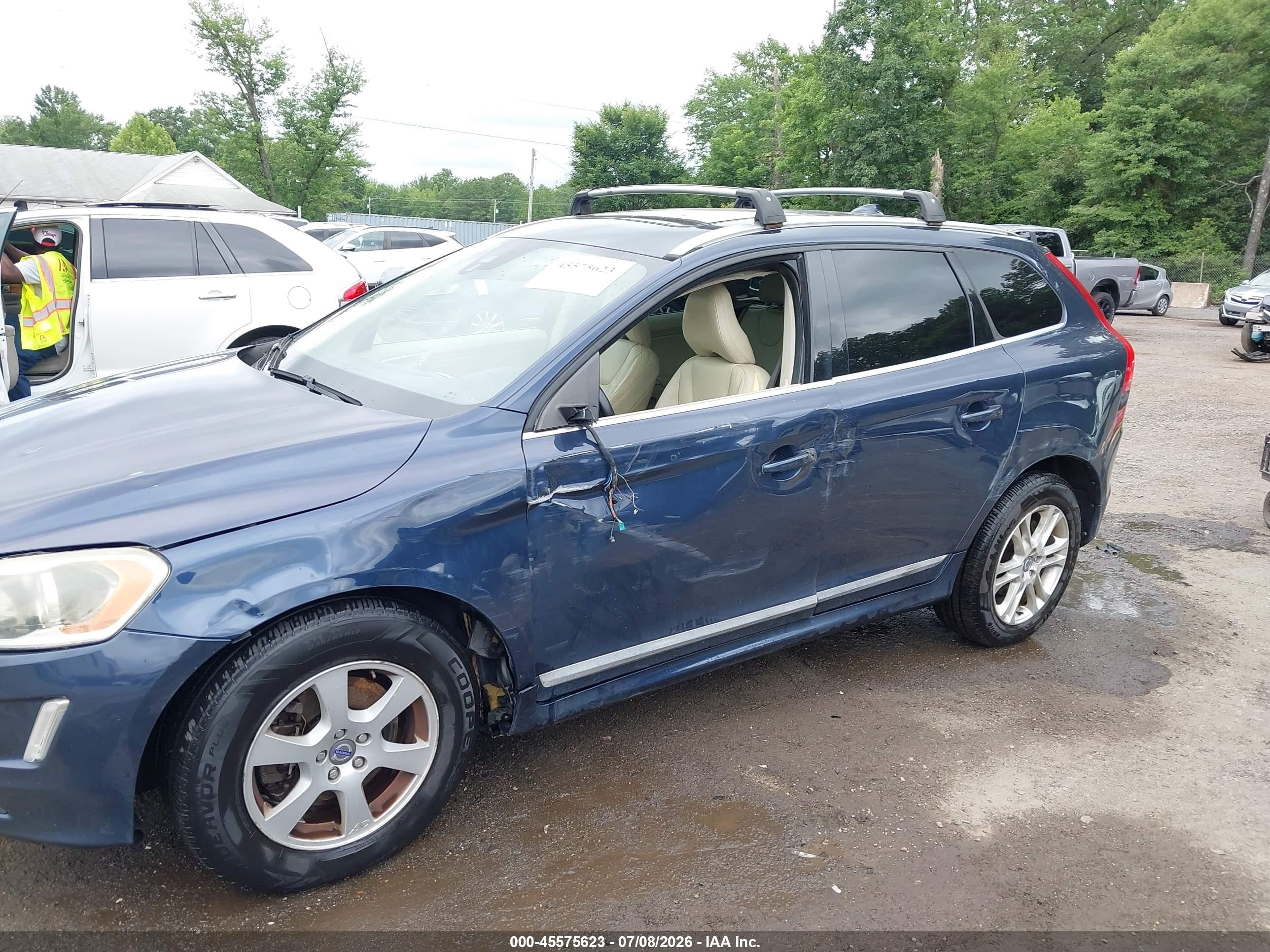 2014 Volvo Xc60 3.2 Platinum Синий vin: YV4940DZ6E2538845