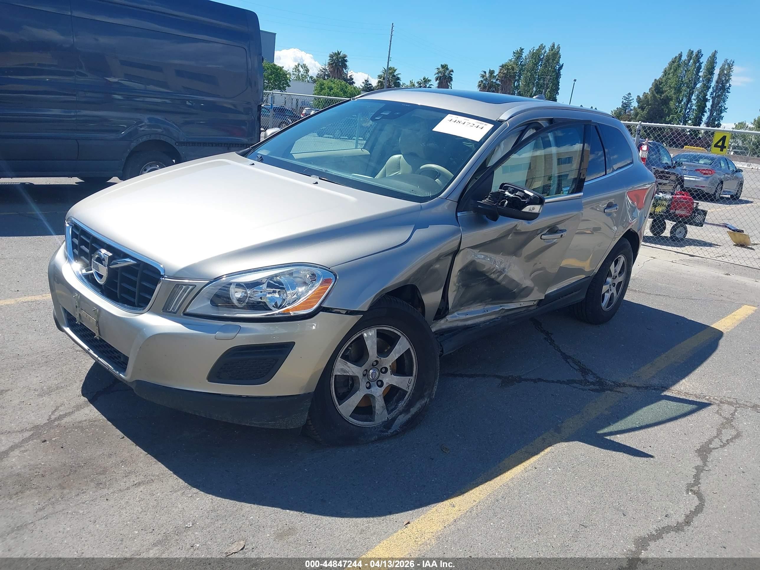 2012 Volvo Xc60 3.2 Premier Beige vin: YV4940DZ7C2253035