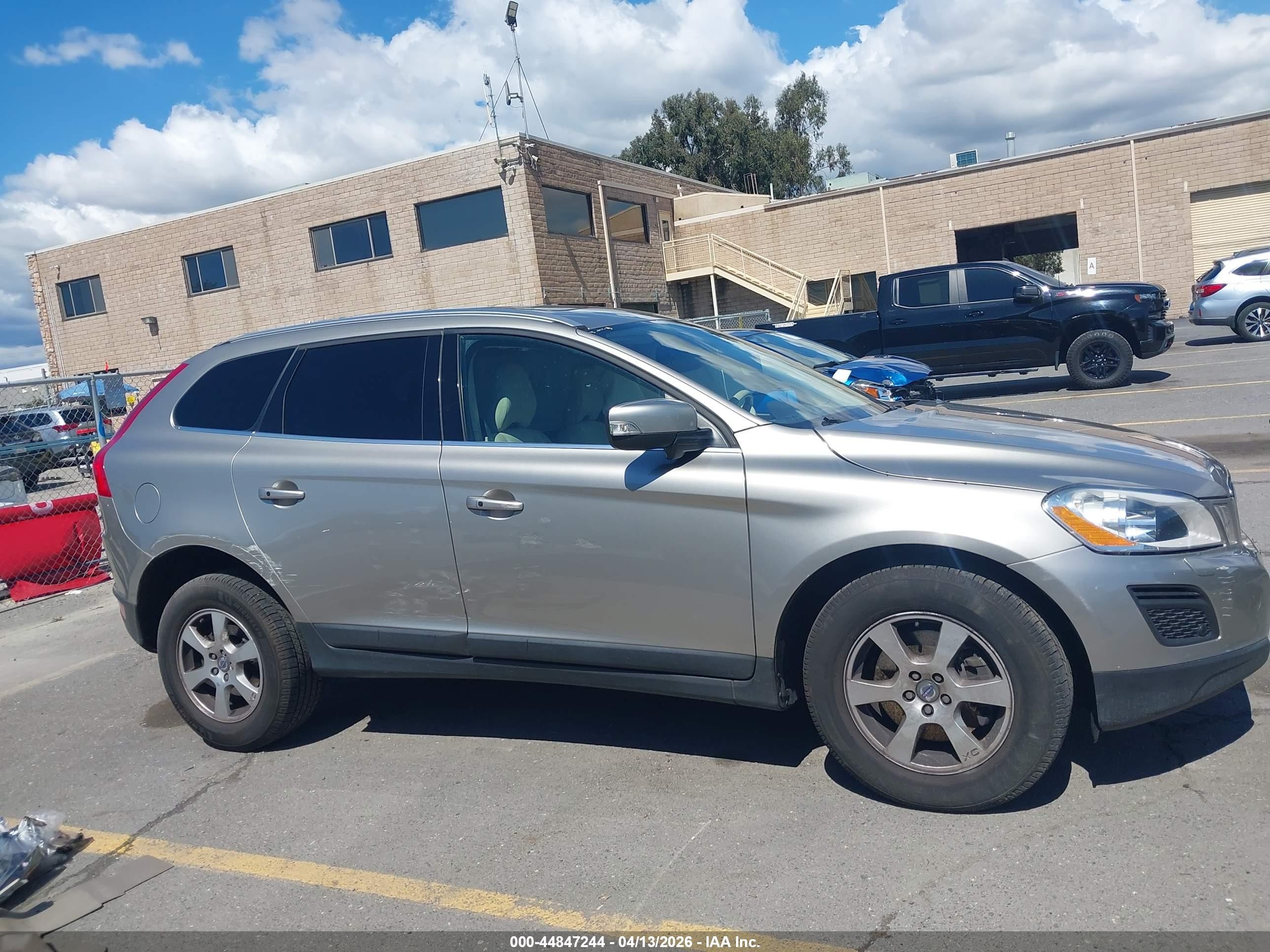 2012 Volvo Xc60 3.2 Premier Beige vin: YV4940DZ7C2253035