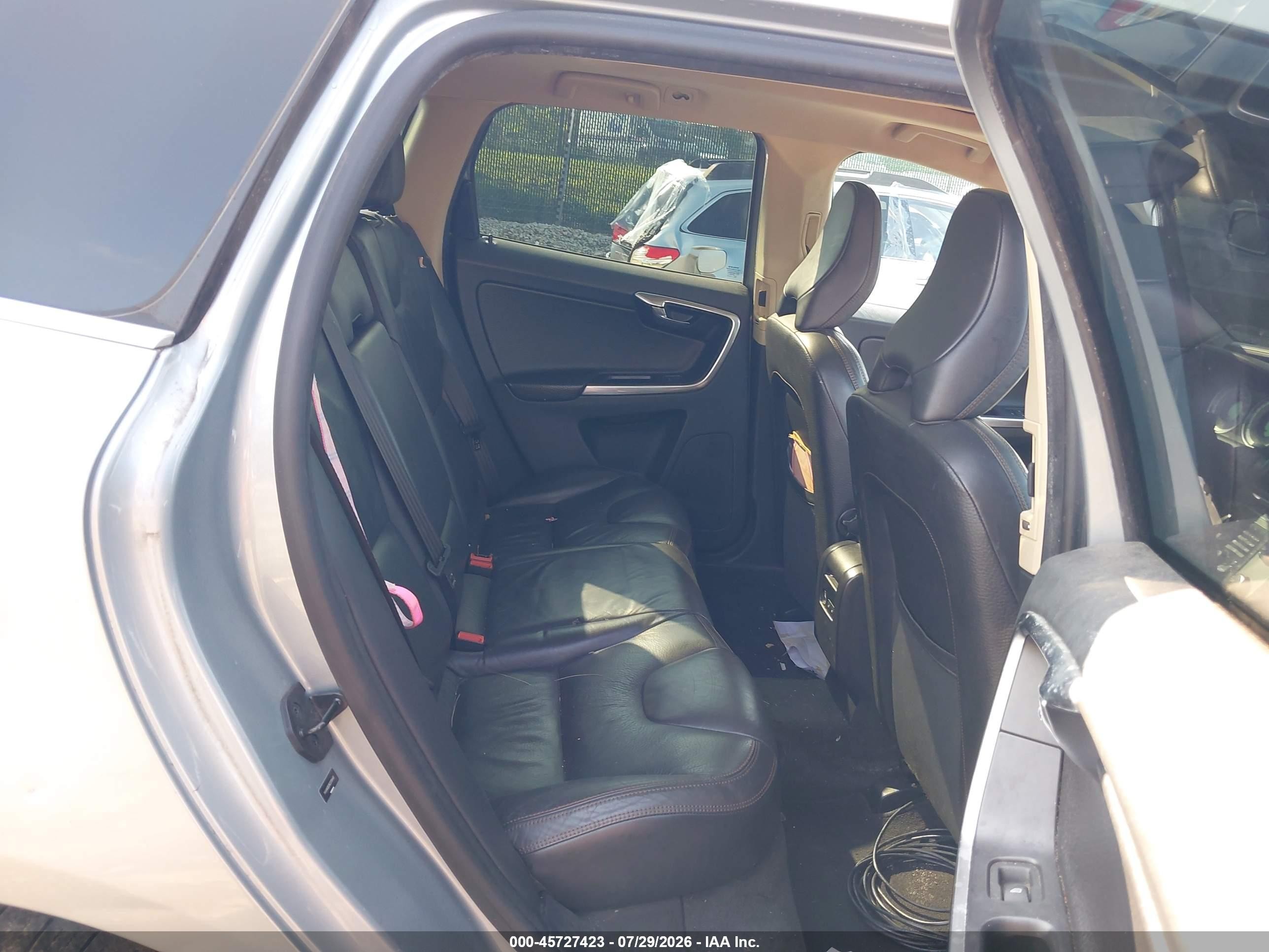 2012 Volvo Xc60 3.2/3.2 Platinum/3.2 Premier/3.2 Premier Plus Silver vin: YV4940DZ8C2315445